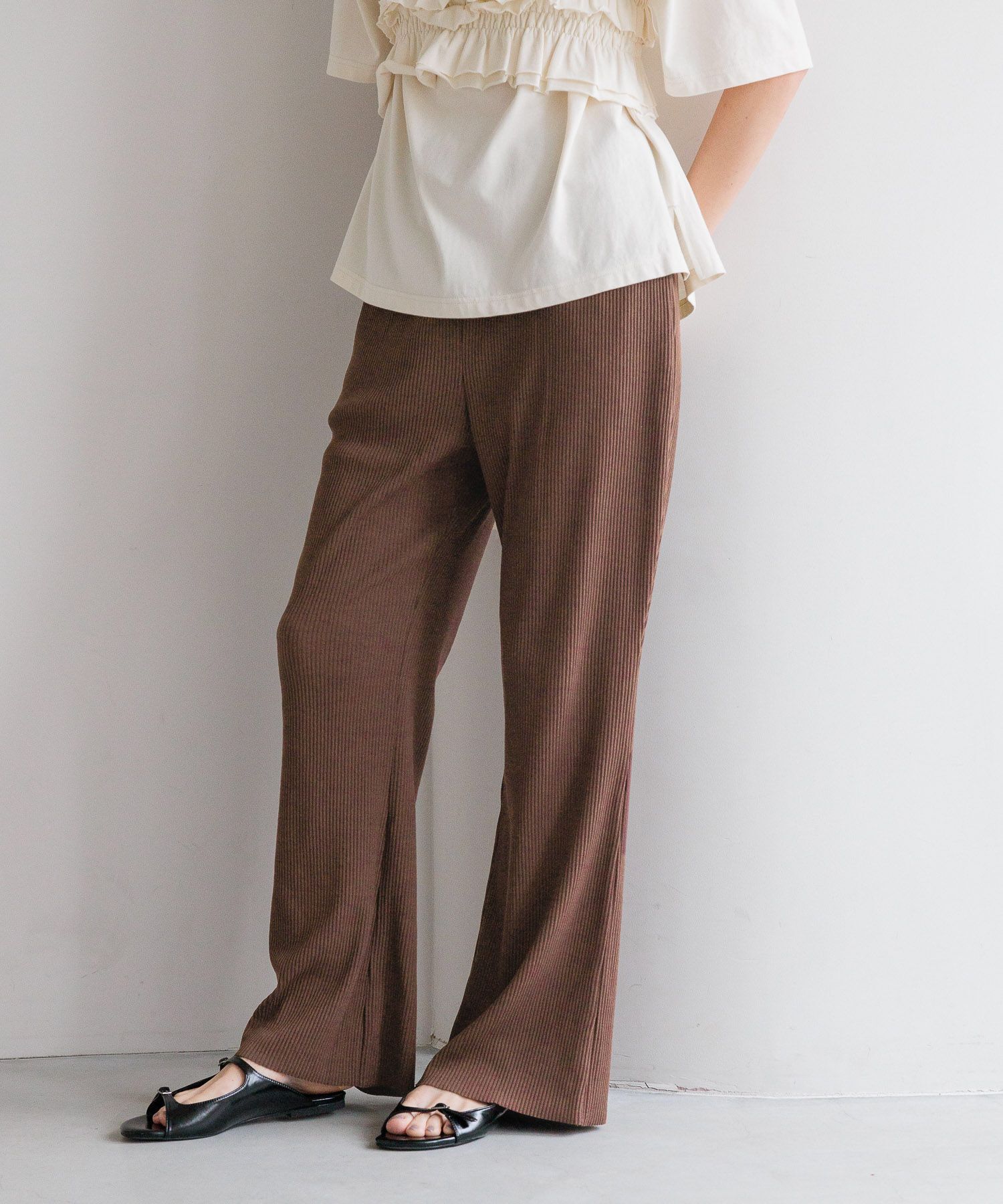 LOWRYS FARM「カットリブセミフレアパンツ」|チノ|BRN8