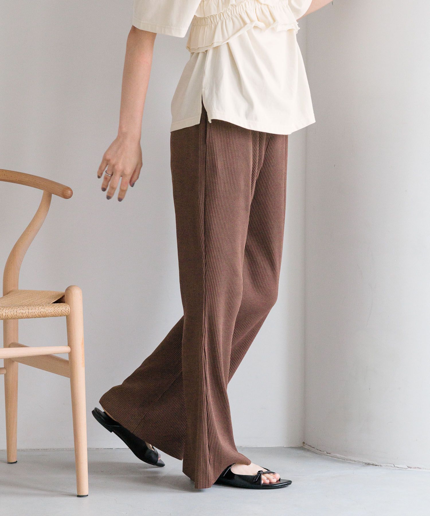 LOWRYS FARM「カットリブセミフレアパンツ」|チノ|