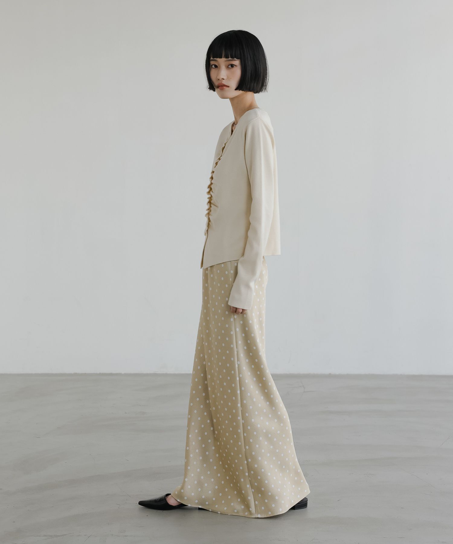 LOWRYS FARM「ギャザーボタンカーディガンＬＳ」|ニット・セーター|