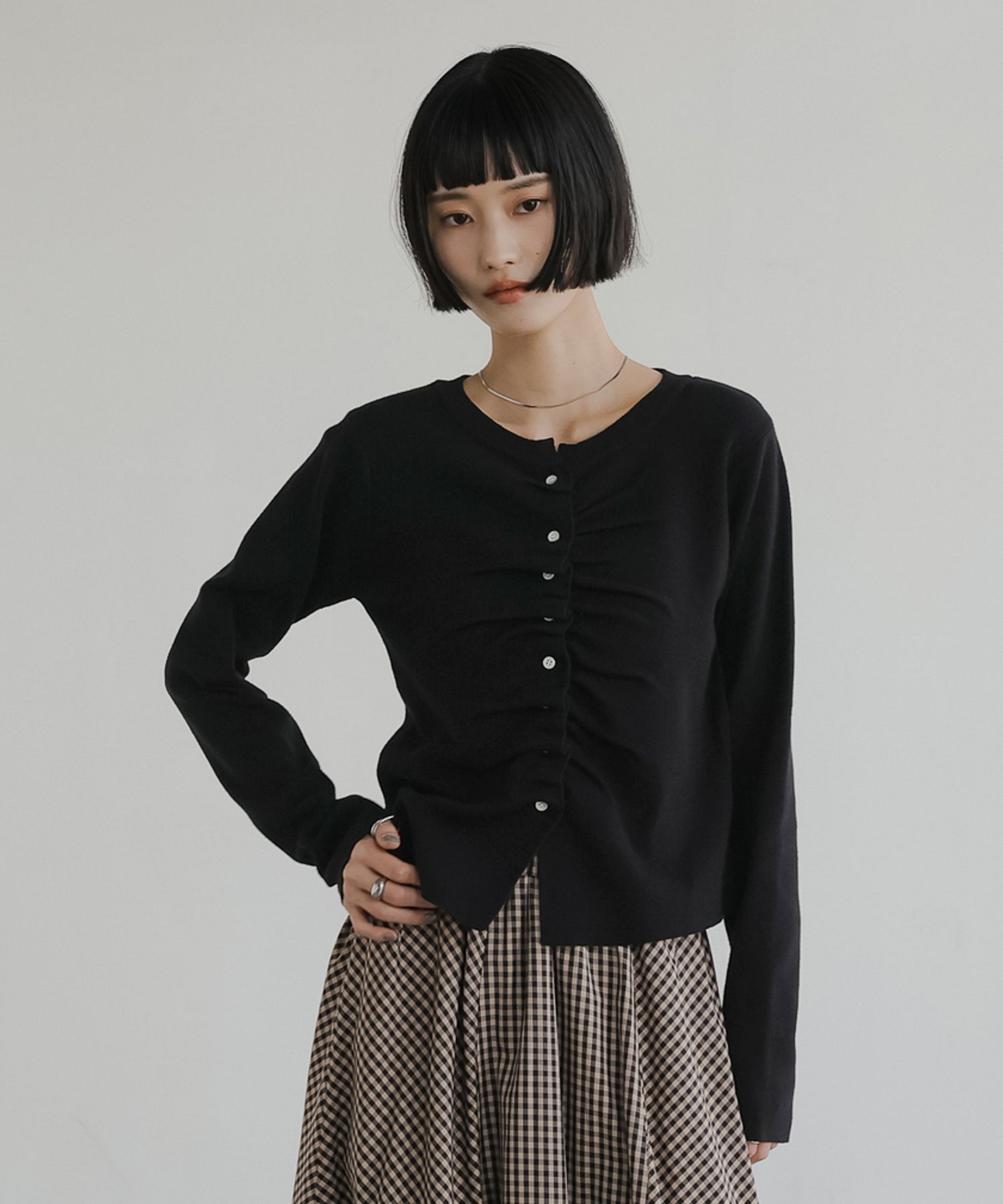 LOWRYS FARM「ギャザーボタンカーディガンＬＳ」|ニット・セーター|BLK