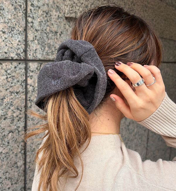 Rouge vif「【heyep／ヘイップ】ニットロゴシュシュ KNIT LOGO SCRUNCHI」|ヘアバンド|
