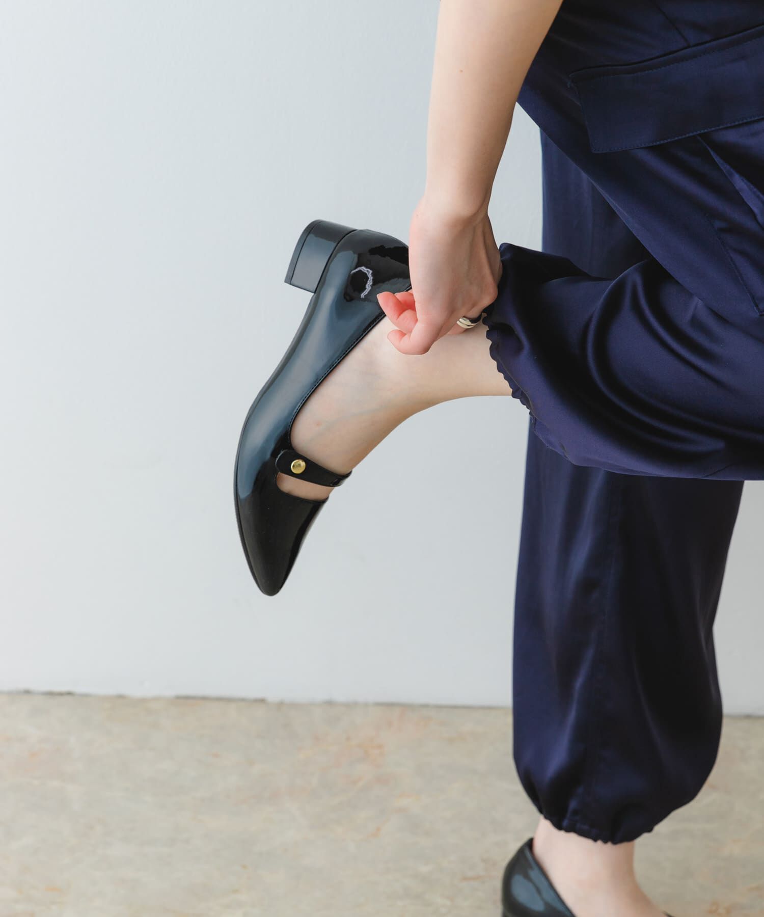 RODE SKO「ポインテッドストラップパンプス」|パンプス|