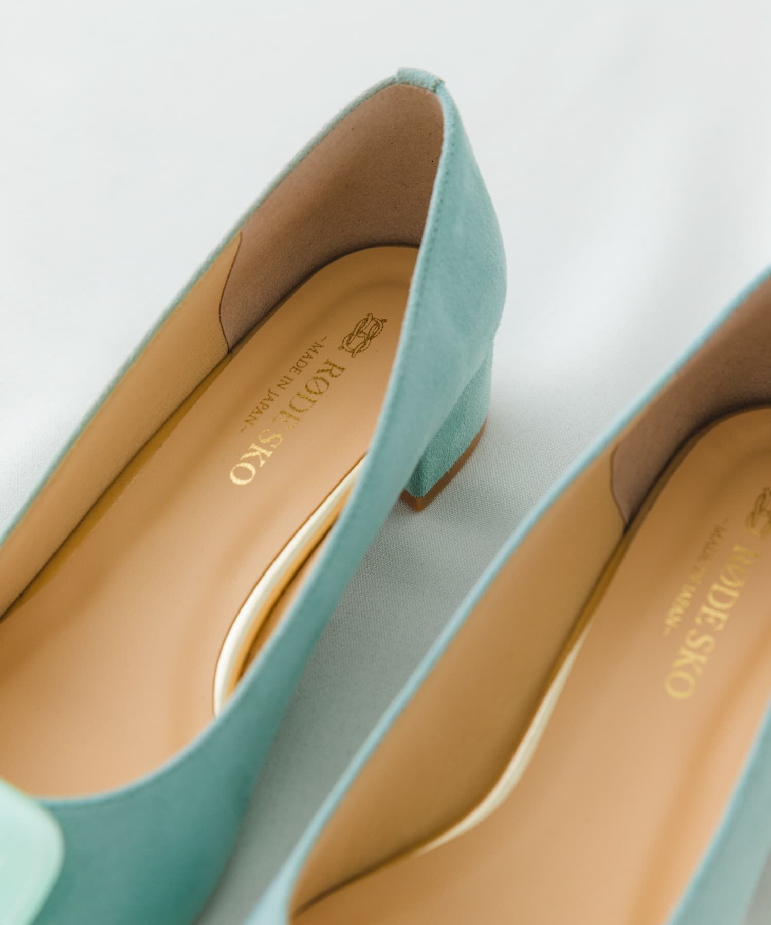 RODE SKO「『MADE IN JAPAN』 3センチクリアバックルパンプス」|パンプス|