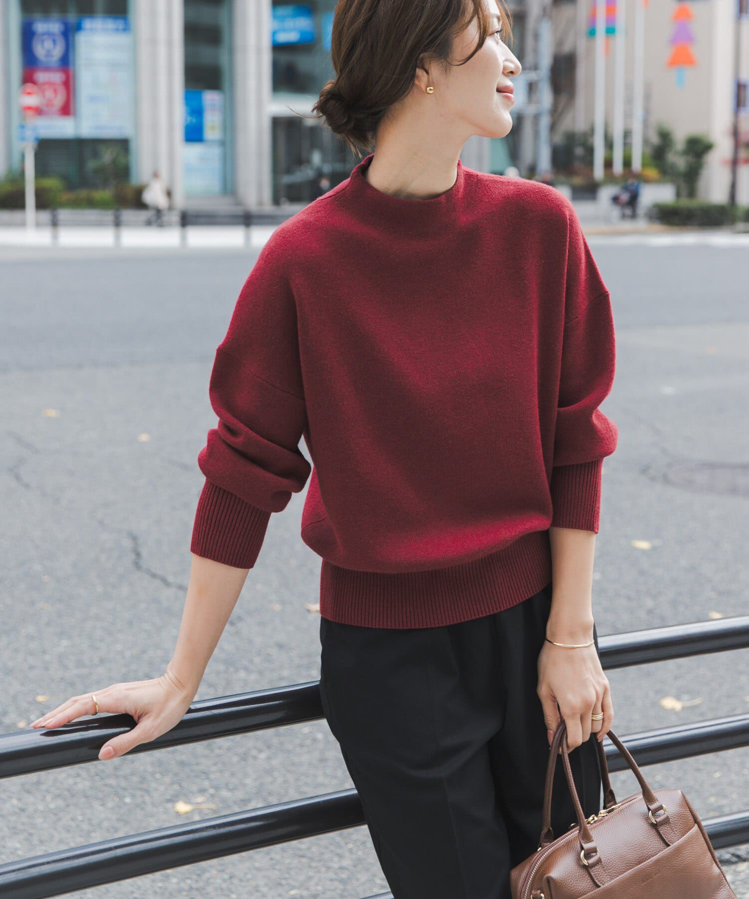 URBAN RESEARCH DOORS「『蓄熱/洗濯可』ボトルネックKNITプルオーバー」|ニット・セーター|レッド