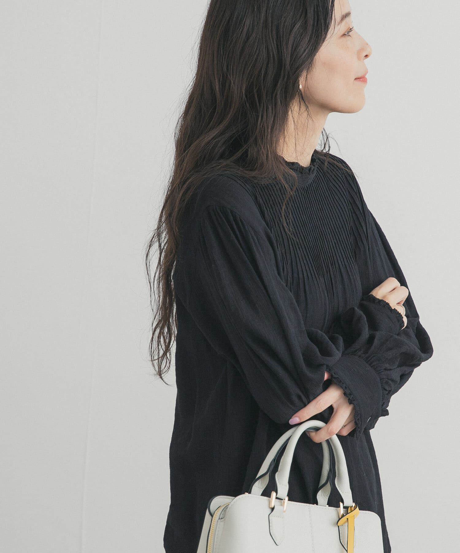 URBAN RESEARCH DOORS「ピンタックフリルスタンドカラーブラウス」|シャツ・ブラウス|
