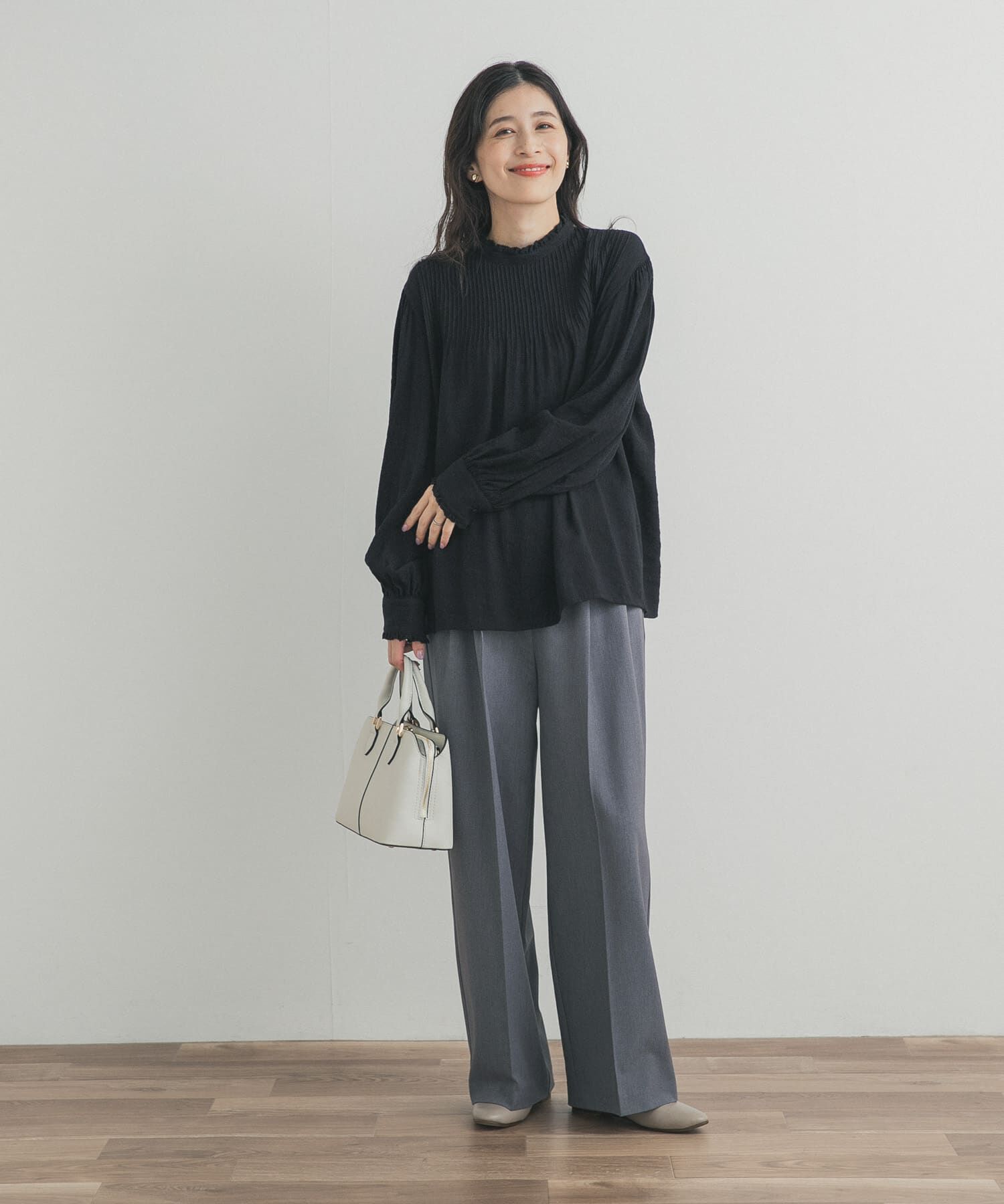 URBAN RESEARCH DOORS「ピンタックフリルスタンドカラーブラウス」|シャツ・ブラウス|