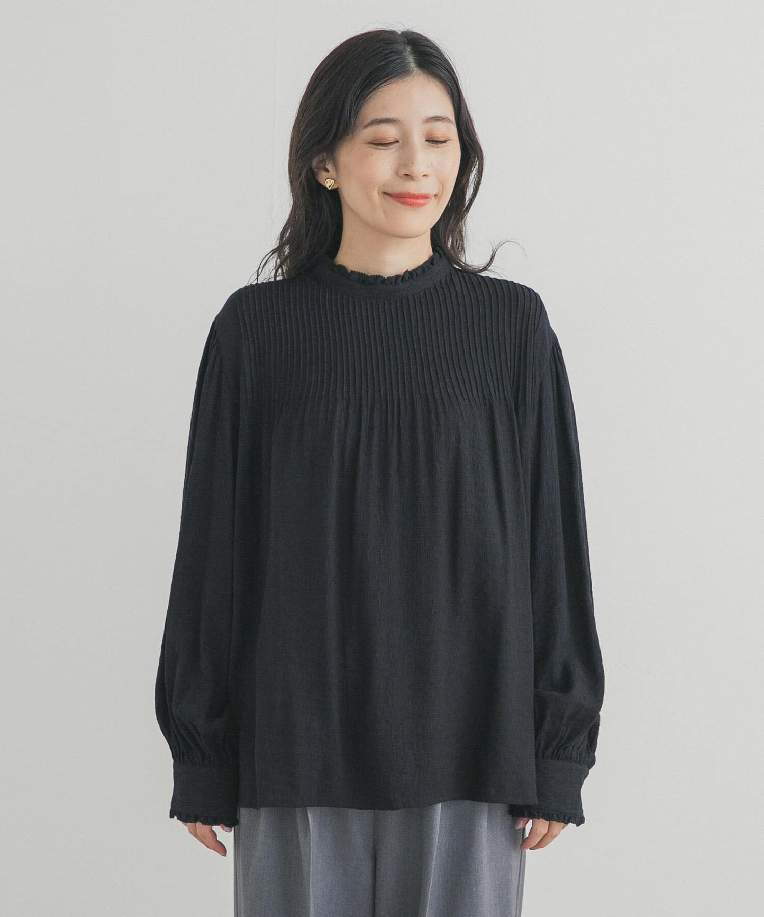 URBAN RESEARCH DOORS「ピンタックフリルスタンドカラーブラウス」|シャツ・ブラウス|