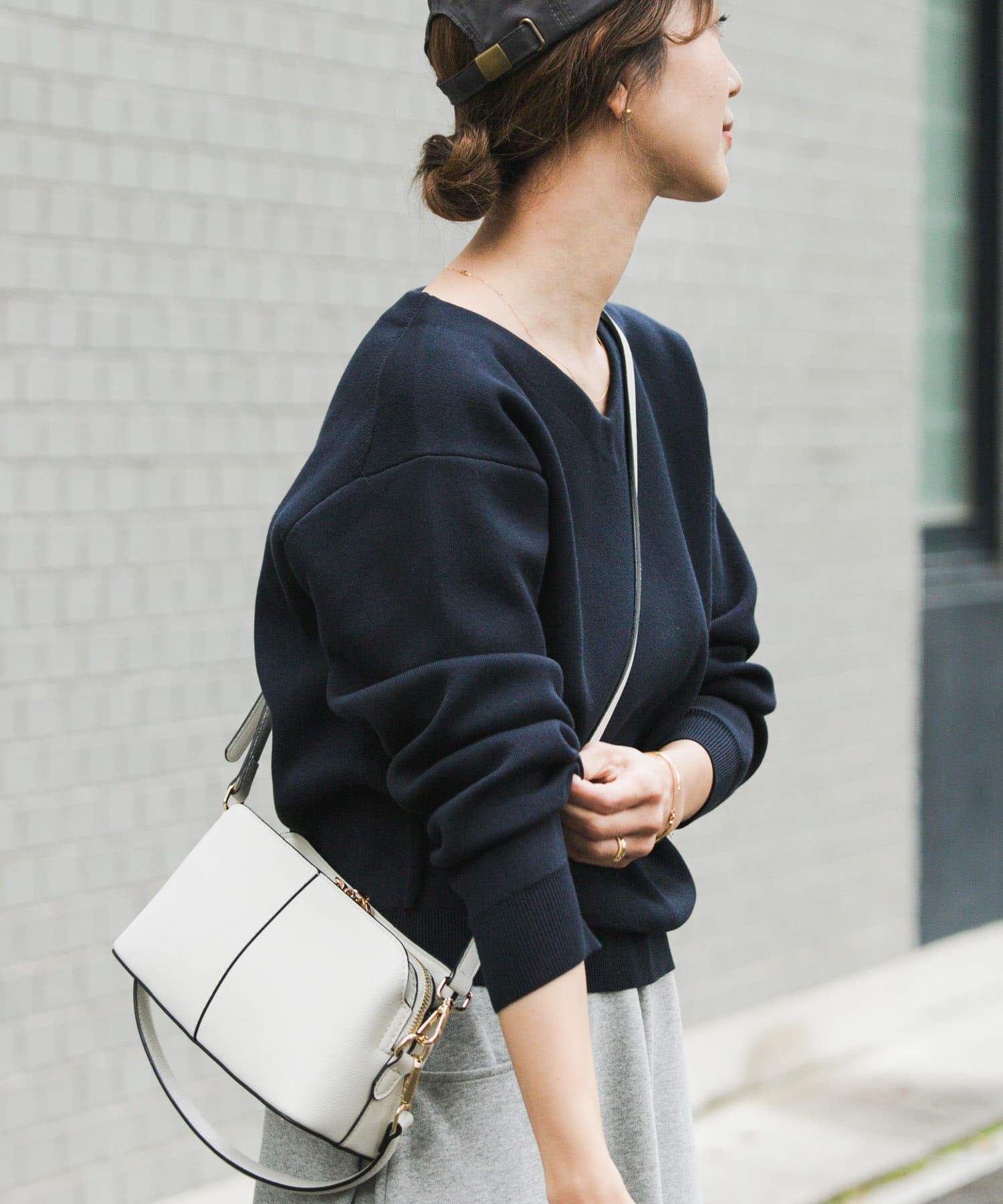 URBAN RESEARCH DOORS「『仁村紗和さん着用』『UR TECH Renew Knit』Vネックプルオーバー」|ニット・セーター|