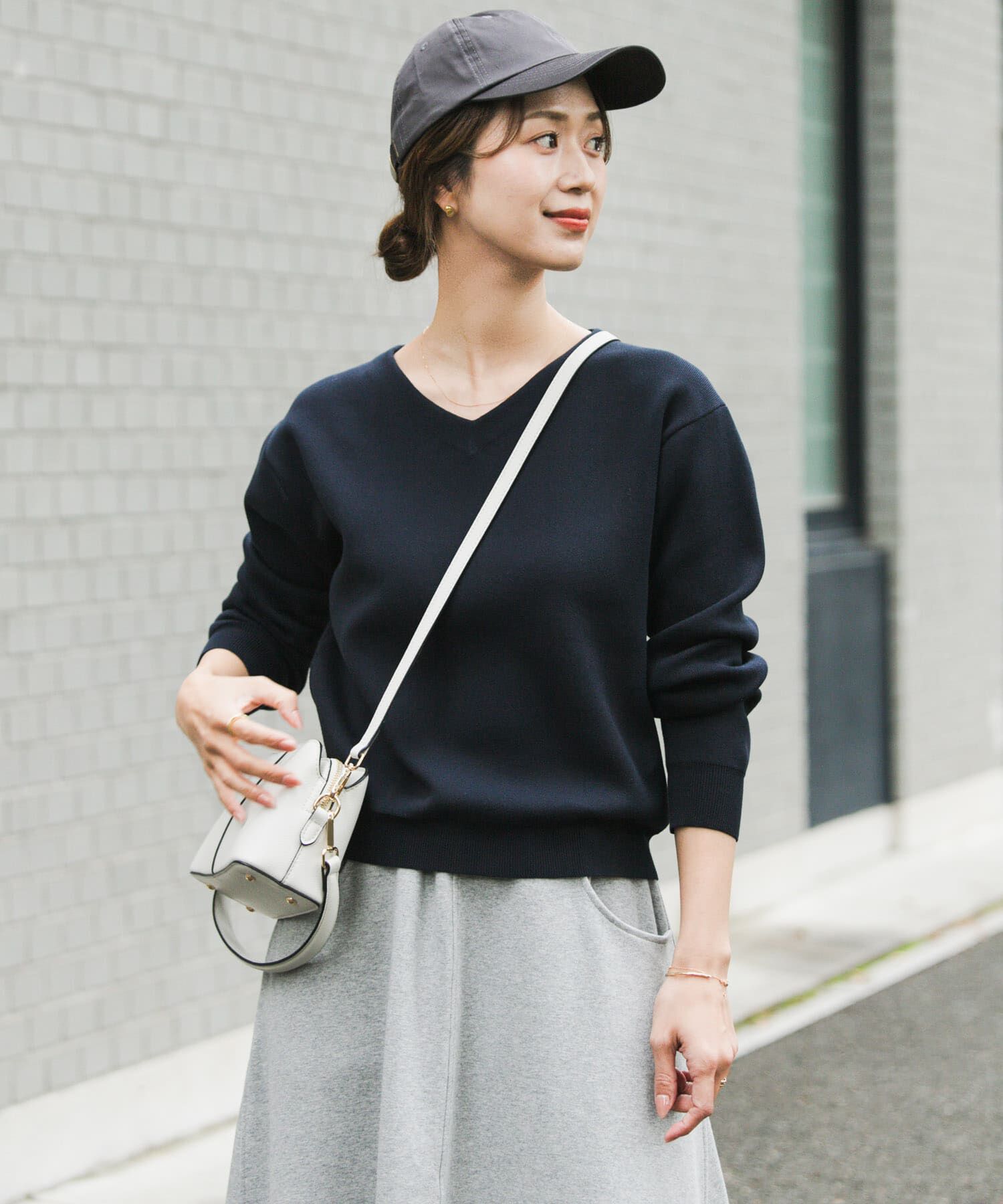 URBAN RESEARCH DOORS「『仁村紗和さん着用』『UR TECH Renew Knit』Vネックプルオーバー」|ニット・セーター|