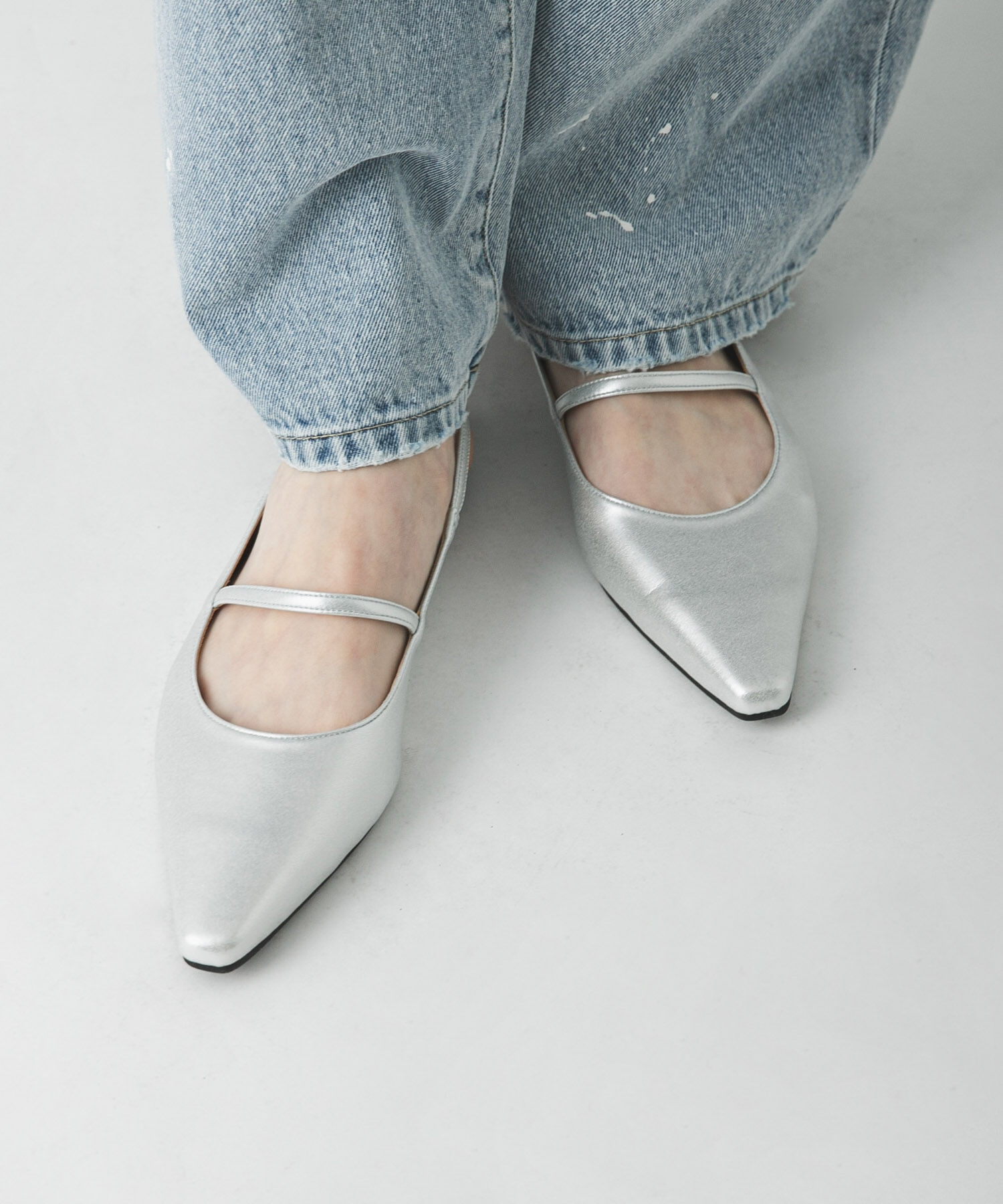 URBAN RESEARCH「ポインテッドバックストラップシューズ」|パンプス|