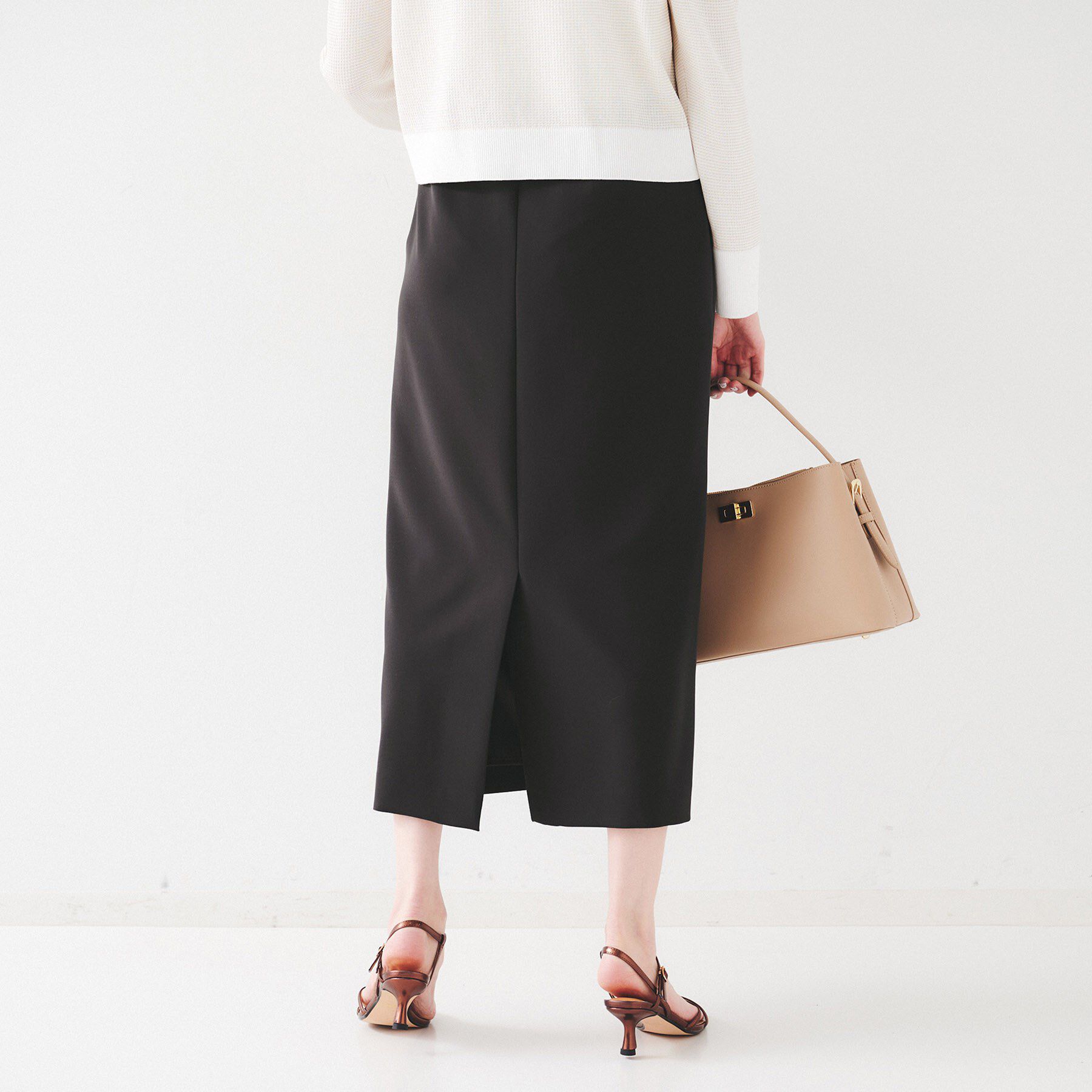 UNTITLED「【後ろウエストゴム/洗える】ストレッチ ナロースカート」|スカート|