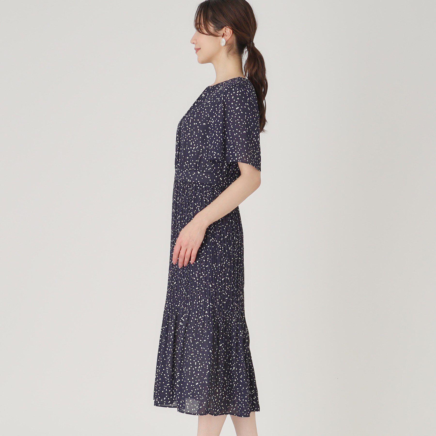 COUP DE CHANCE「【洗える／プリーツ加工】ランダムドットのプリーツワンピース」|ワンピース|