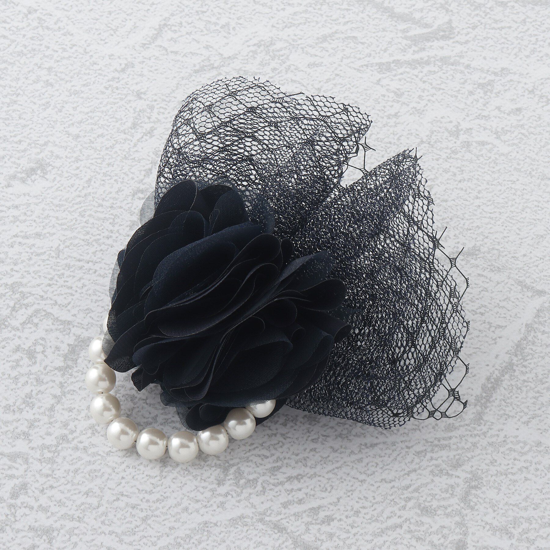 grove「【セレモニー】フラワーシフォンパール調コサージュ」|ブローチ・コサージュ|ネイビー(094)