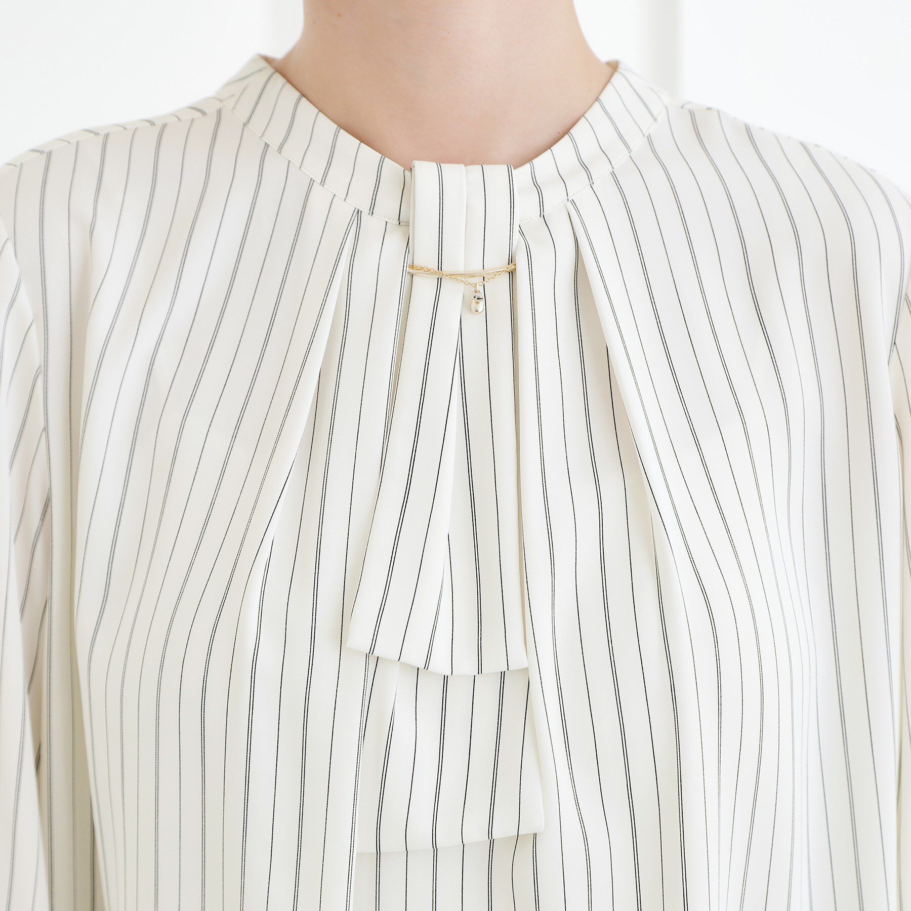 grove「【マシンウォッシュ/防シワ/UVカット】ボウタイブラウス【マルチWAY】」|シャツ・ブラウス|