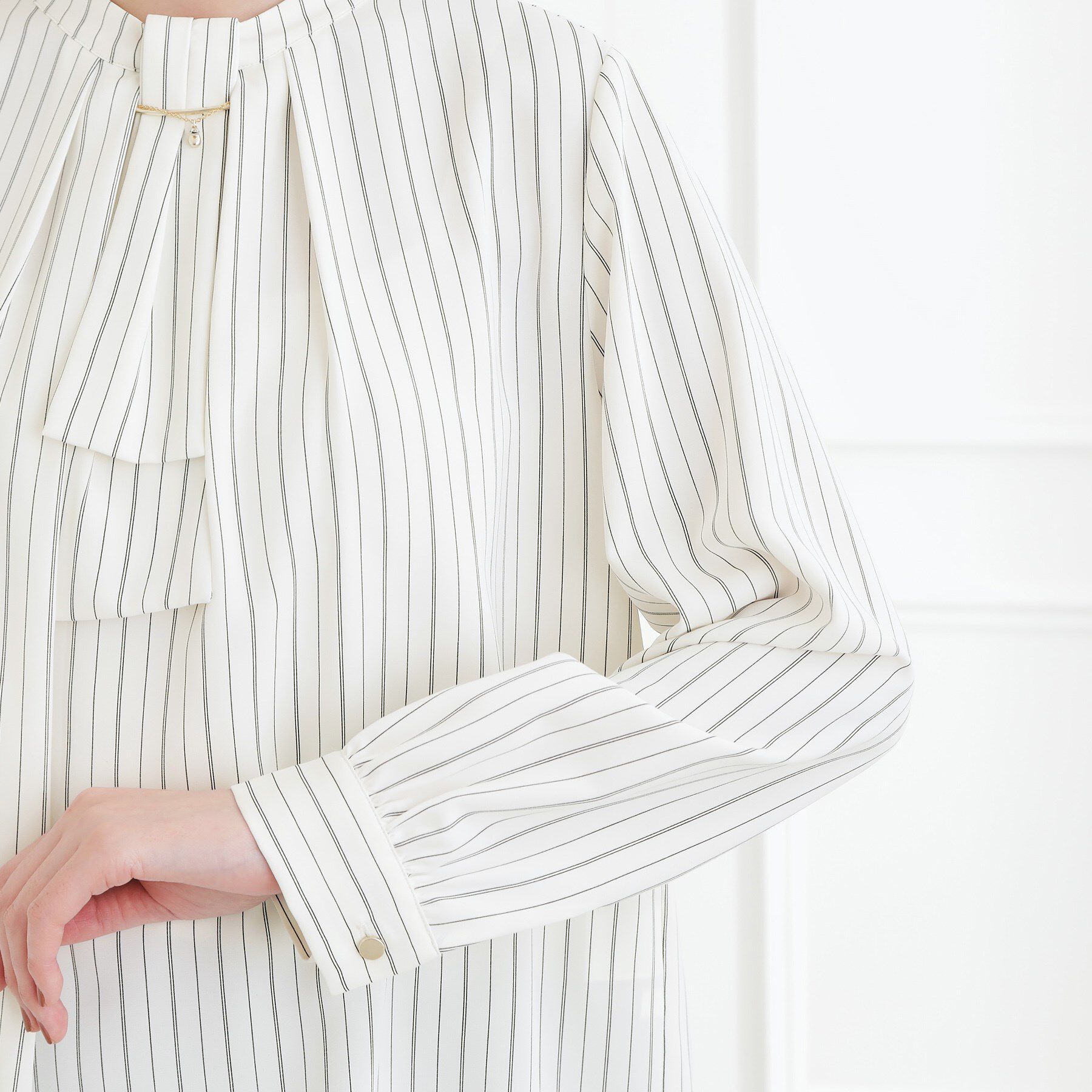 grove「【マシンウォッシュ/防シワ/UVカット】ボウタイブラウス【マルチWAY】」|シャツ・ブラウス|