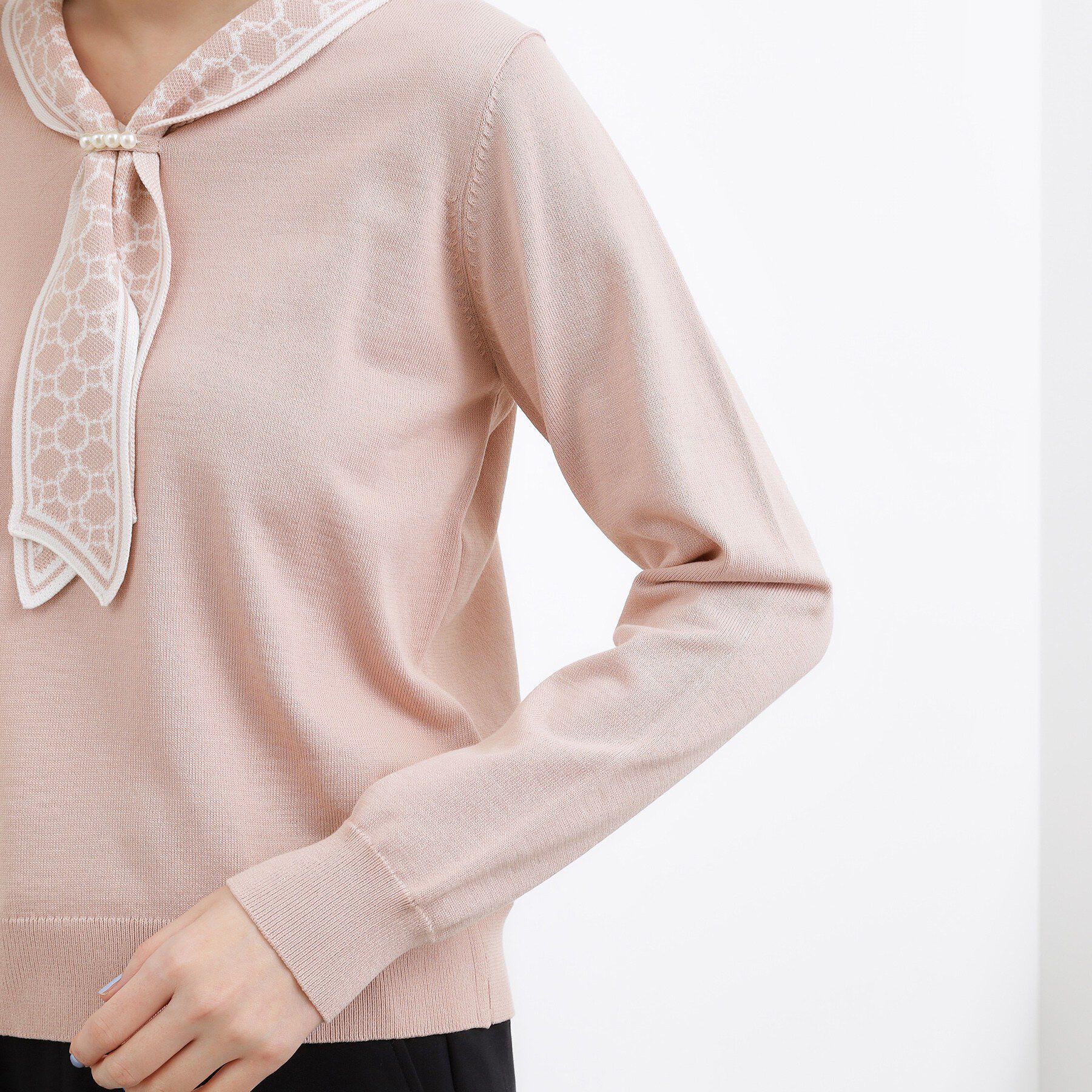 grove「ディテールで差がつく　大人のスカーフ柄ボウタイニット」|ニット・セーター|