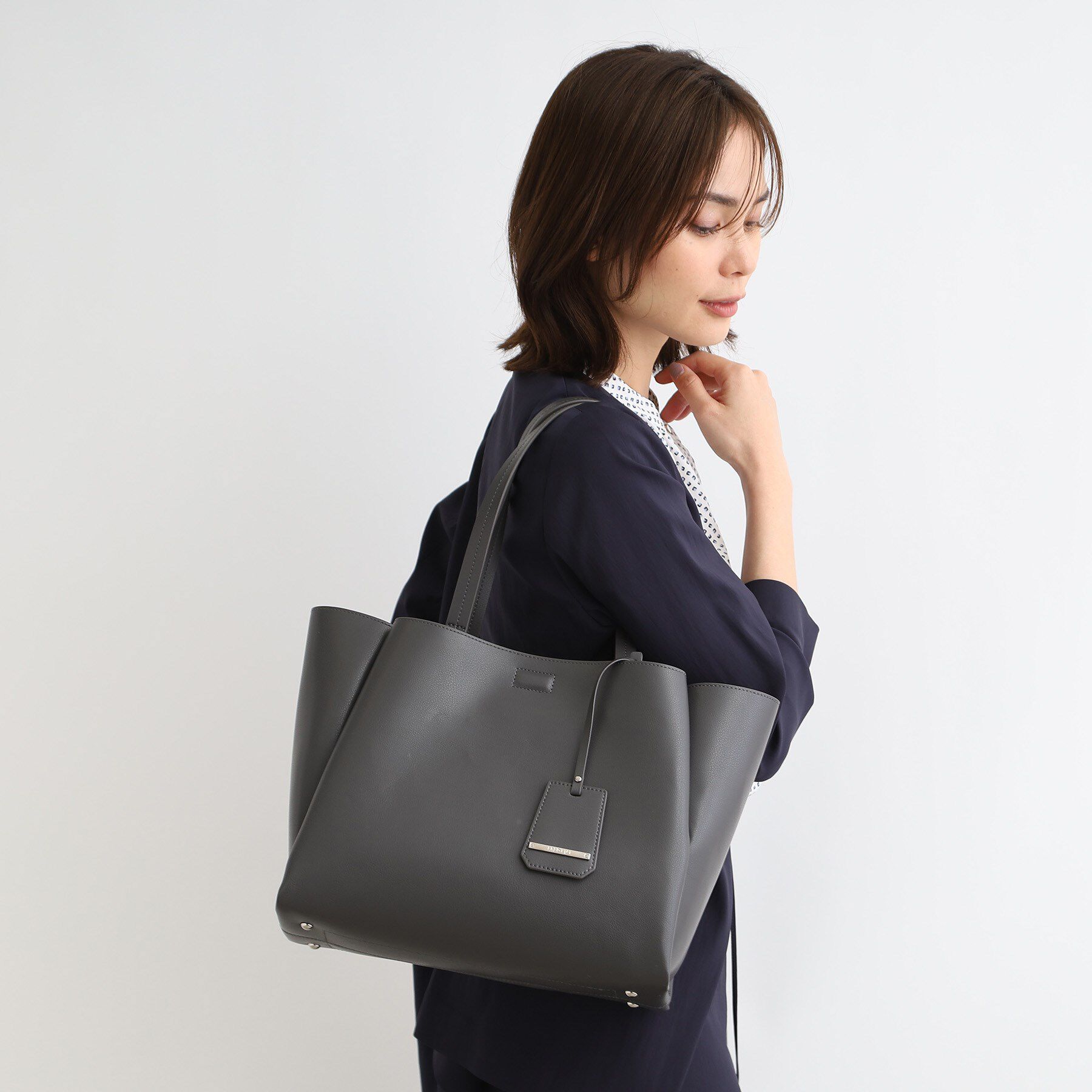 INDIVI「【セレモニー/入卒/A4収納可能】タックキャリアBAG」|トートバッグ|