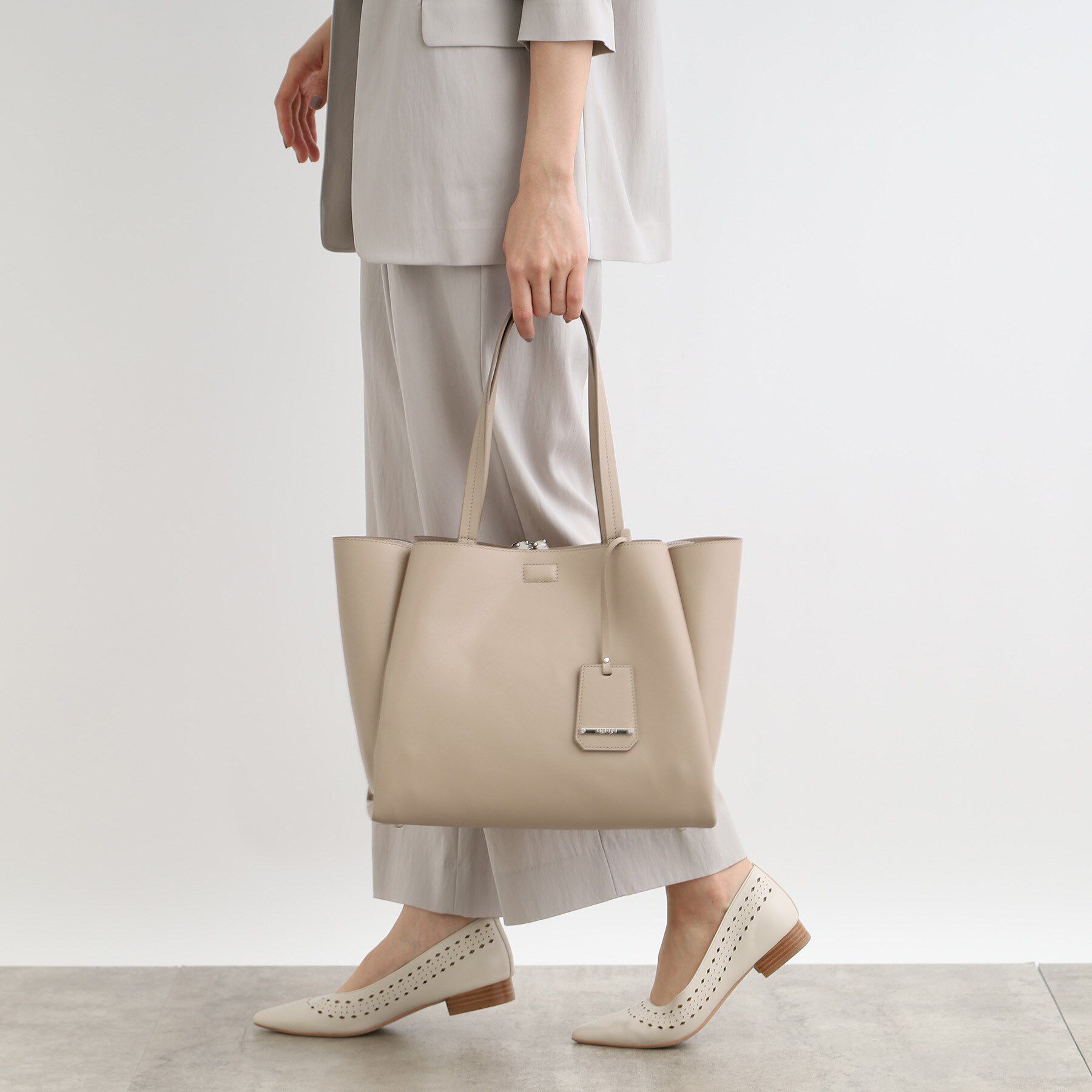 INDIVI「【セレモニー/入卒/A4収納可能】タックキャリアBAG」|トートバッグ|