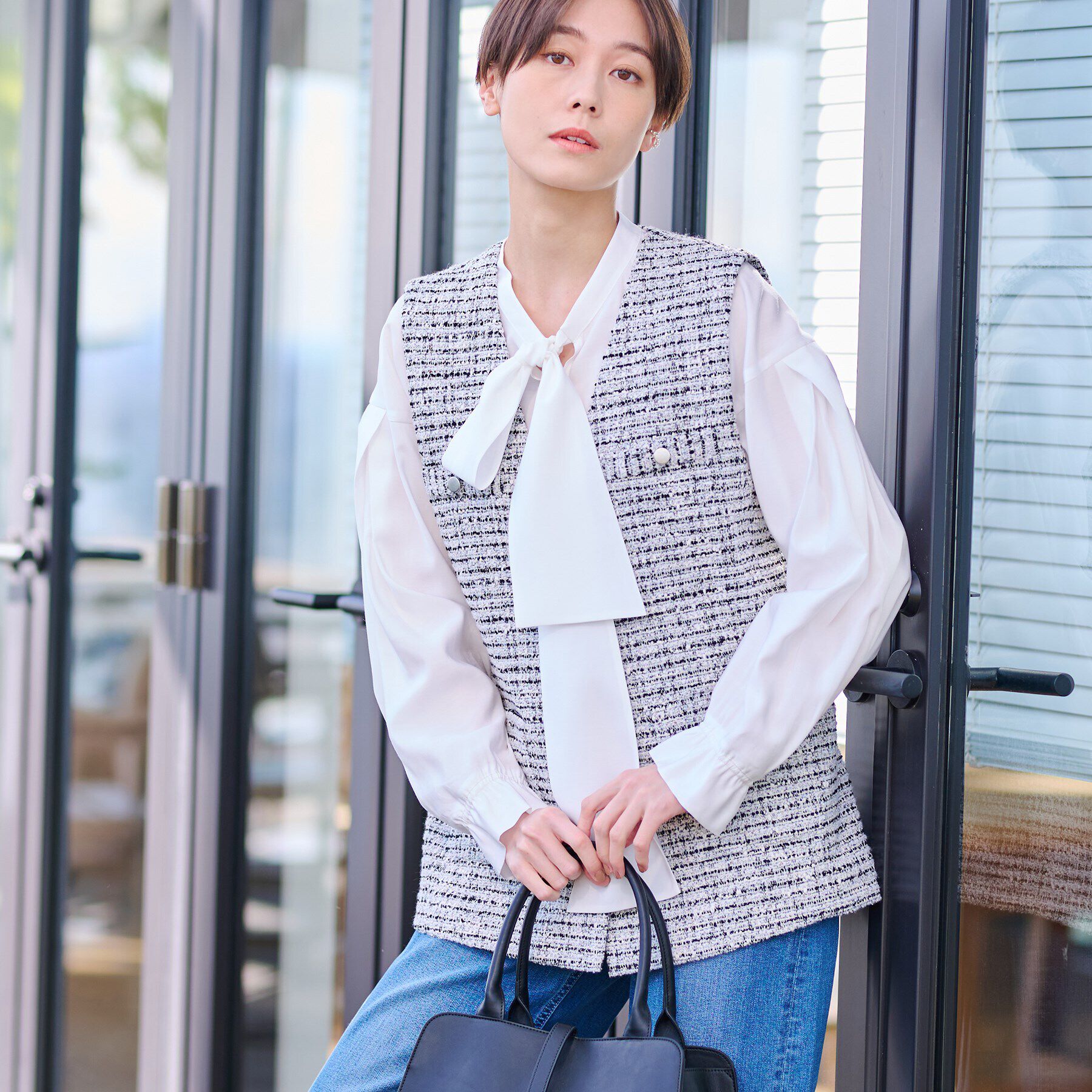 INDIVI「【2点セット／UVケア】ツイードジレ＆ボウタイブラウス カセット服」|その他|オフホワイト(403