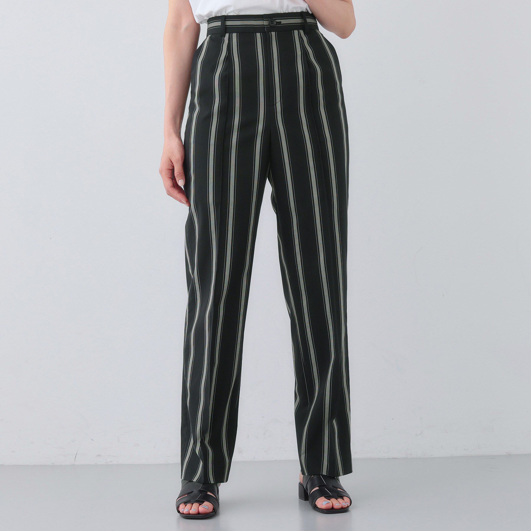 INDIVI「【日本製／SETUP可能】コットン混ゆったりめテーパードパンツ」|スーツ|ブラック(319)