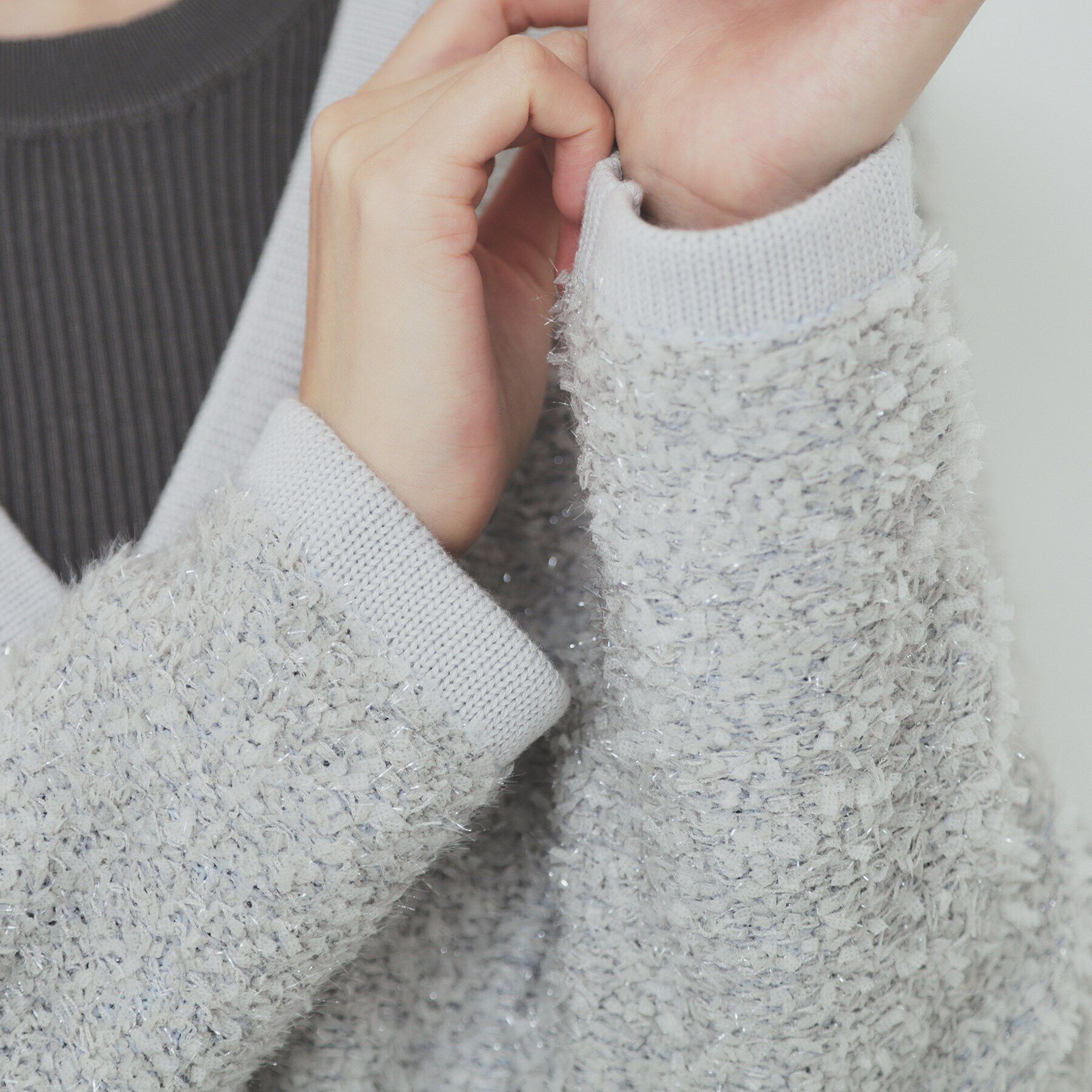 index「Vネックショートラメカーディガン【洗濯機洗い可】」|カーディガン|