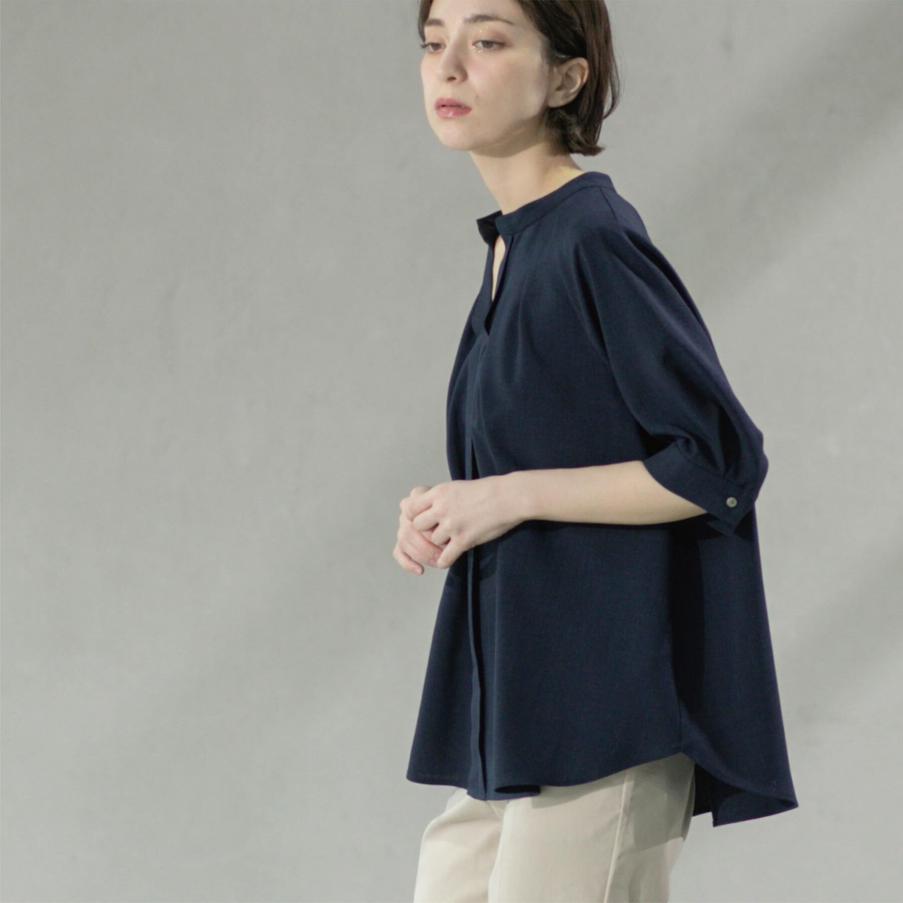 OPAQUE.CLIP「タックスキッパーブラウス【洗濯機洗い可】」|シャツ・ブラウス|ネイビー(094)