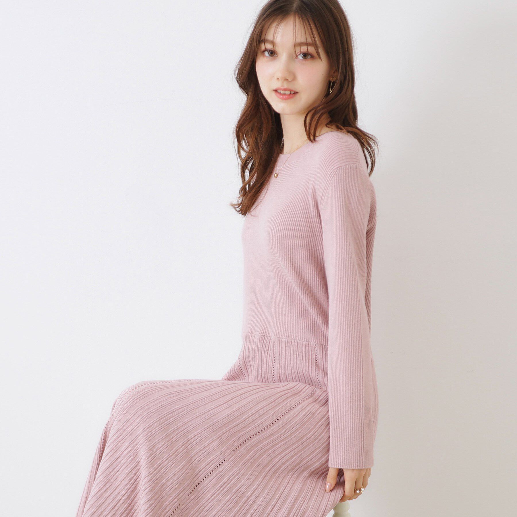 Couture broach「【上品な落ち感・美シルエット】アイレットリブデザインニットワンピース」|ワンピース|