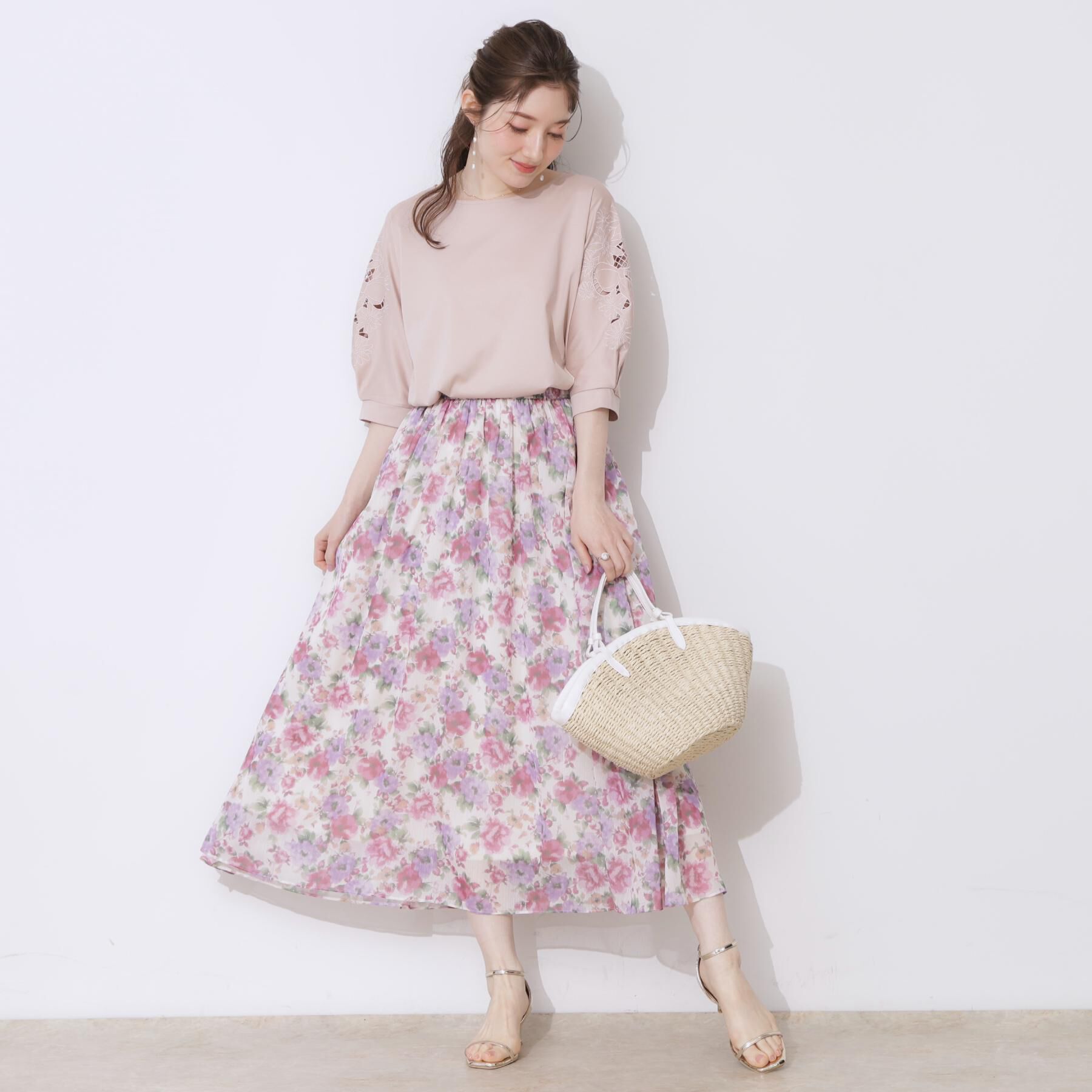 Couture broach「【接触冷感・洗える・UV機能付き・二の腕カバー】デイジー＆リボン エンブロドルマントップス」|Tシャツ・カットソー|