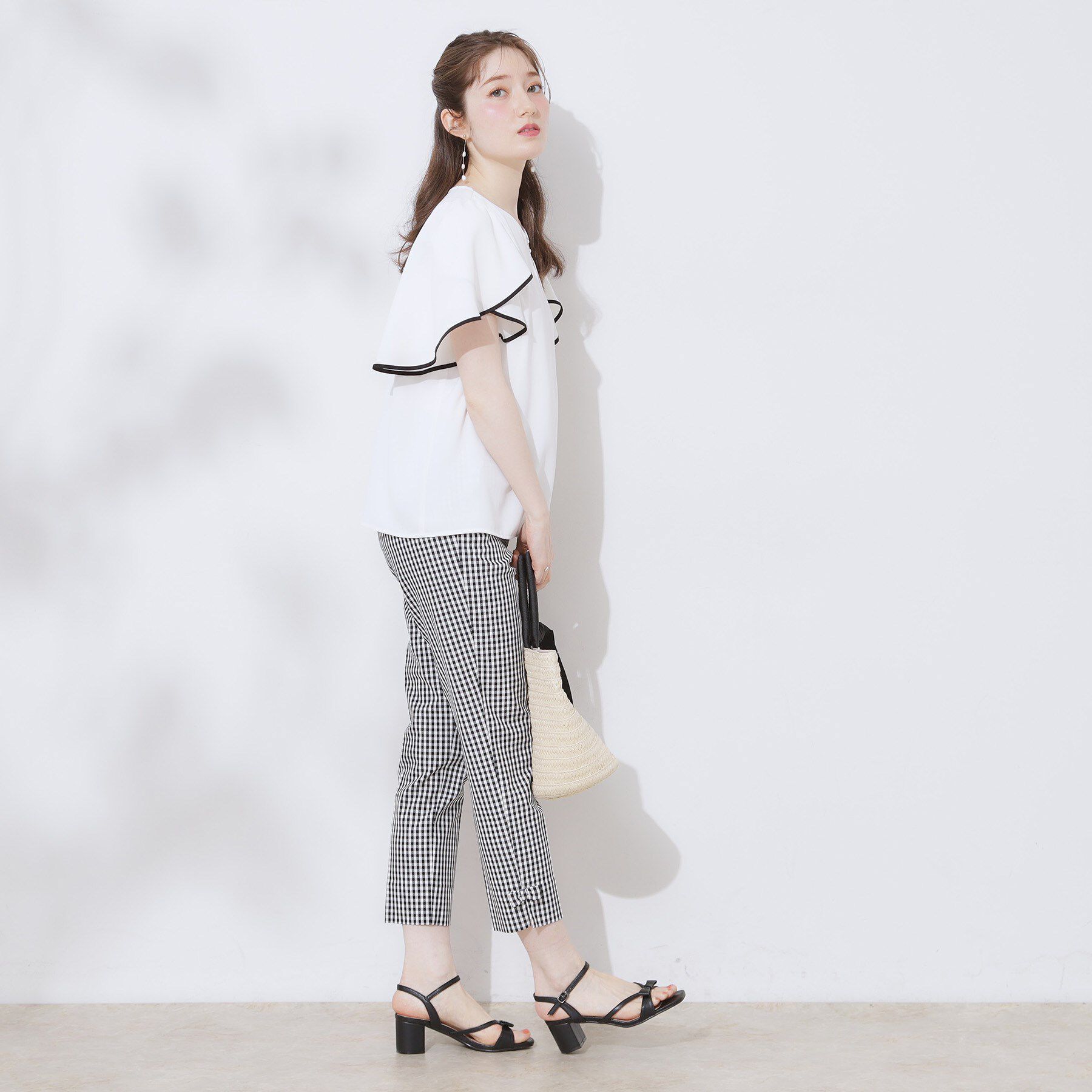 Couture broach「【洗える・通勤】Vネックパール調フレアブラウス」|シャツ・ブラウス|