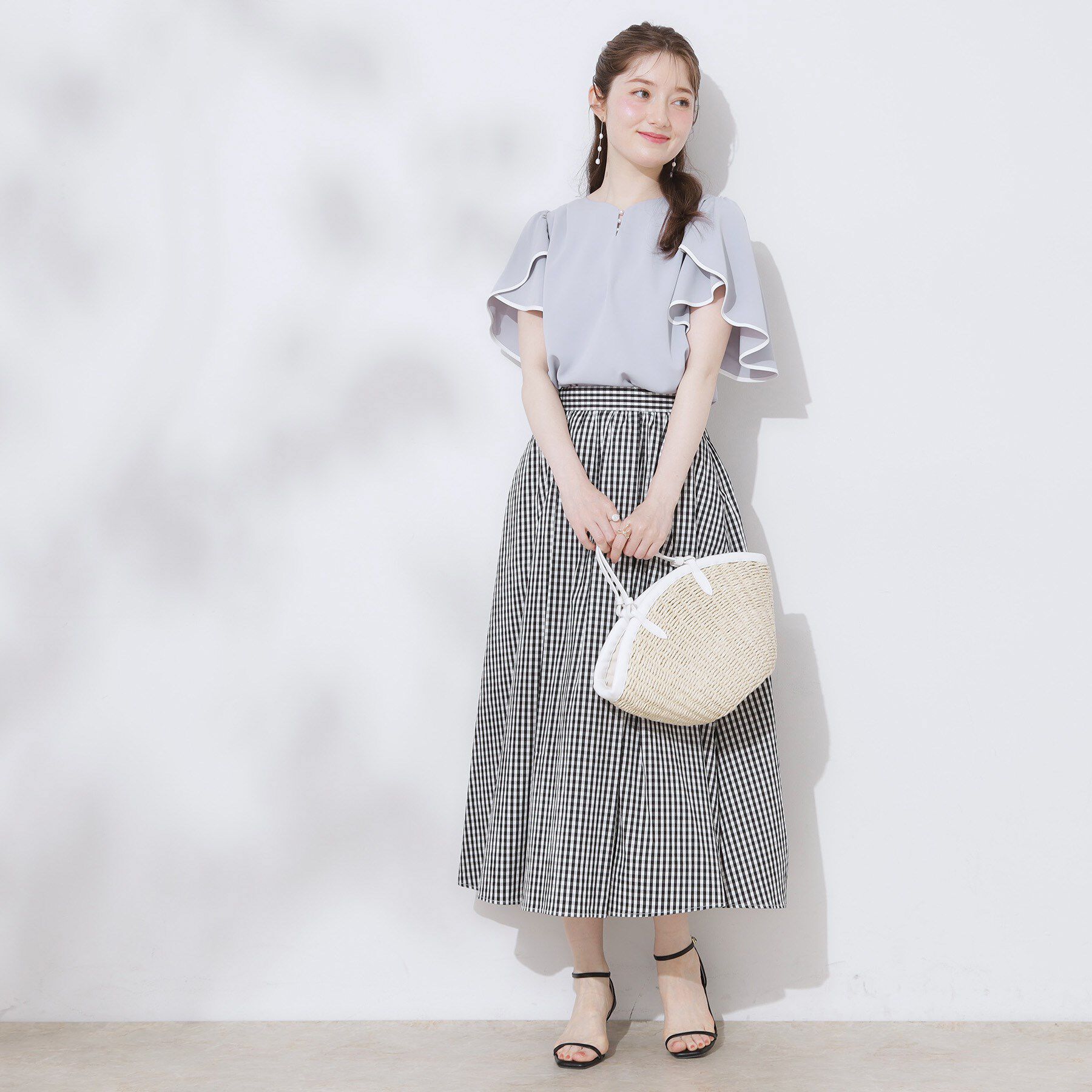 Couture broach「【洗える・通勤】Vネックパール調フレアブラウス」|シャツ・ブラウス|