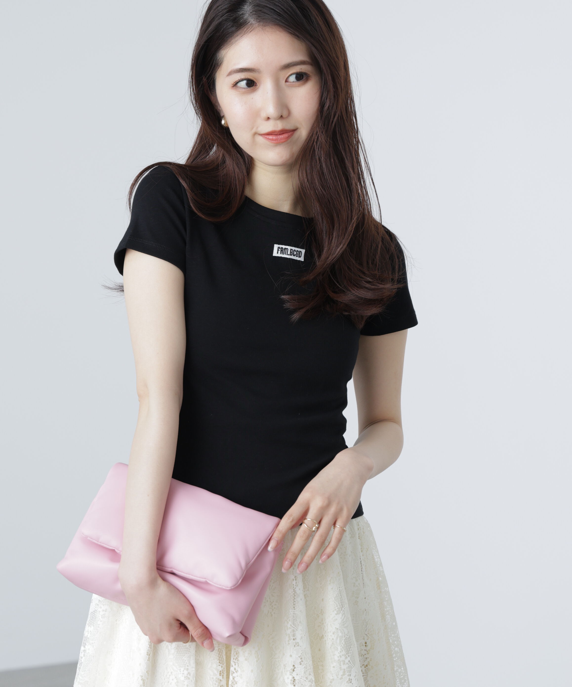  「ロゴ刺繍タグTシャツ」|Tシャツ・カットソー|ブラック