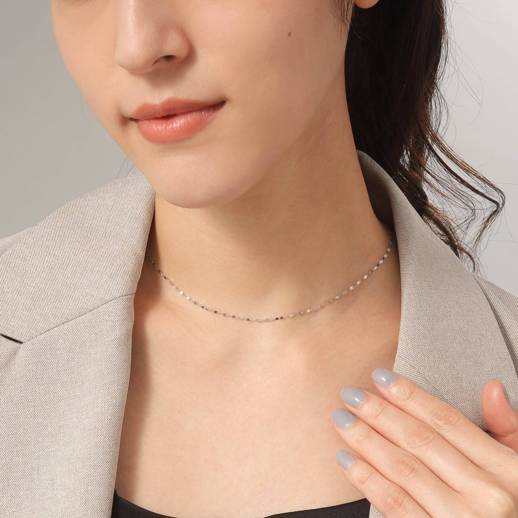 COCOSHNIK「プラチナ フラワークロスチェーン ネックレス」|ネックレス|