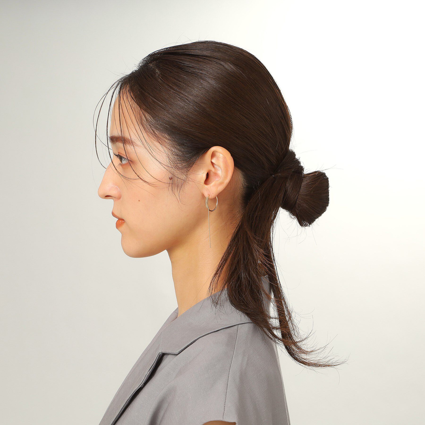 COCOSHNIK「K10中空フープラップチェーン スタッドピアス」|ピアス|