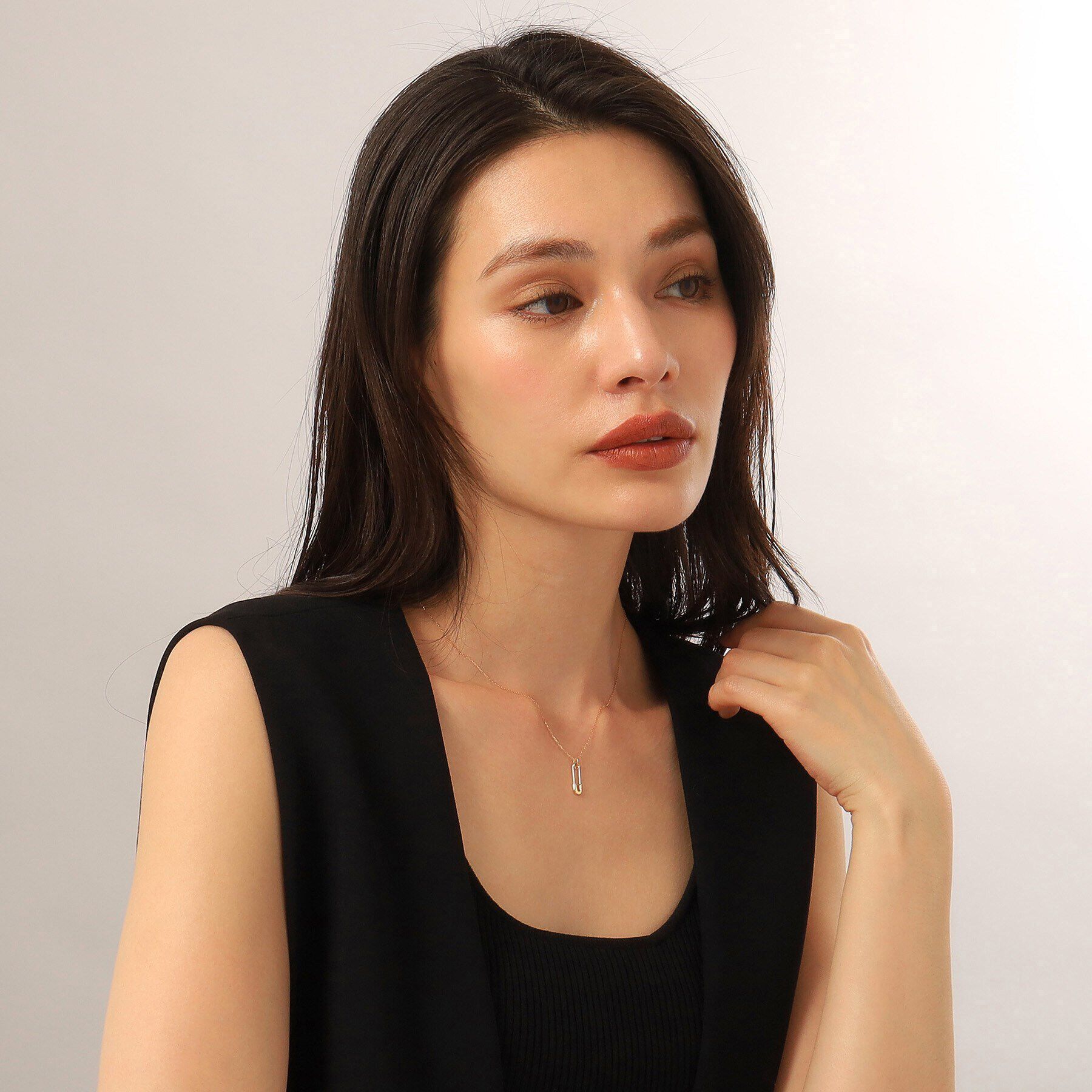 COCOSHNIK「K10セーフティピンモチーフ ネックレス」|ネックレス|