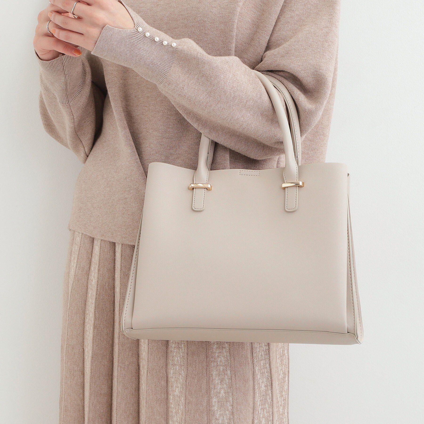 SHOO･LA･RUE「【2WAY】きれいめスタイルにマッチする 一枚革風 三層トートバッグ」|トートバッグ|