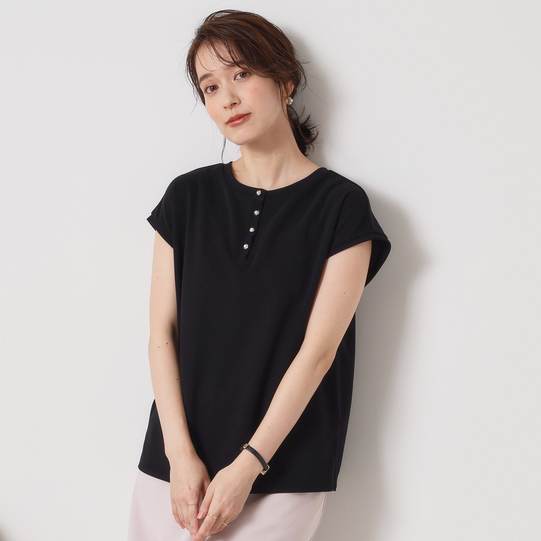 ITS&rsquo;DEMO「【接触冷感／洗濯機OK】カットジョーゼット2wayトップス」|シャツ・ブラウス|ブラック(019)