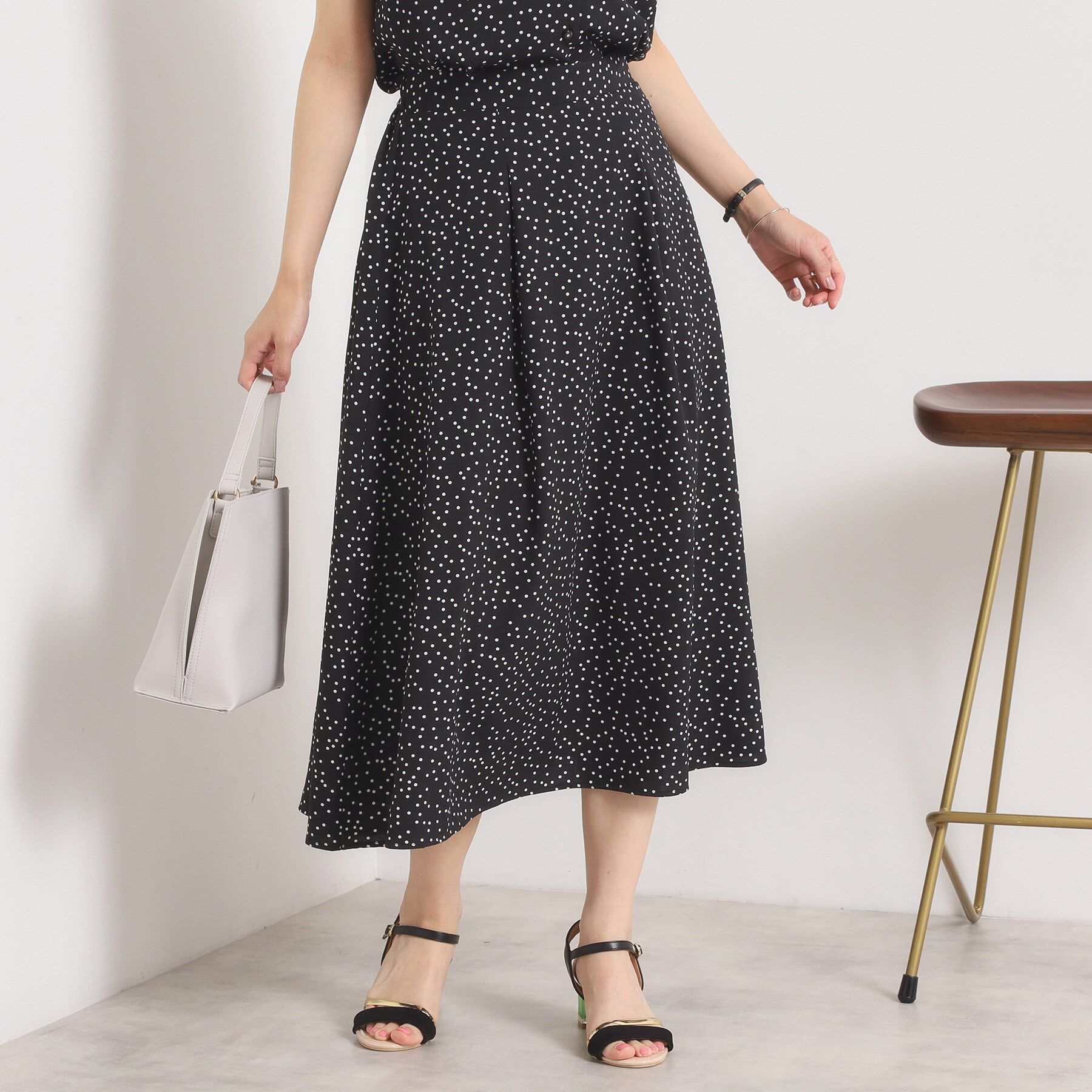 ITS&rsquo;DEMO「【UVカット／速乾／冷感／洗濯機OK／洗濯後しわになりにくい】麻調ストレッチタックスカート＜ラク服シ」|スカート|ブラック(119)