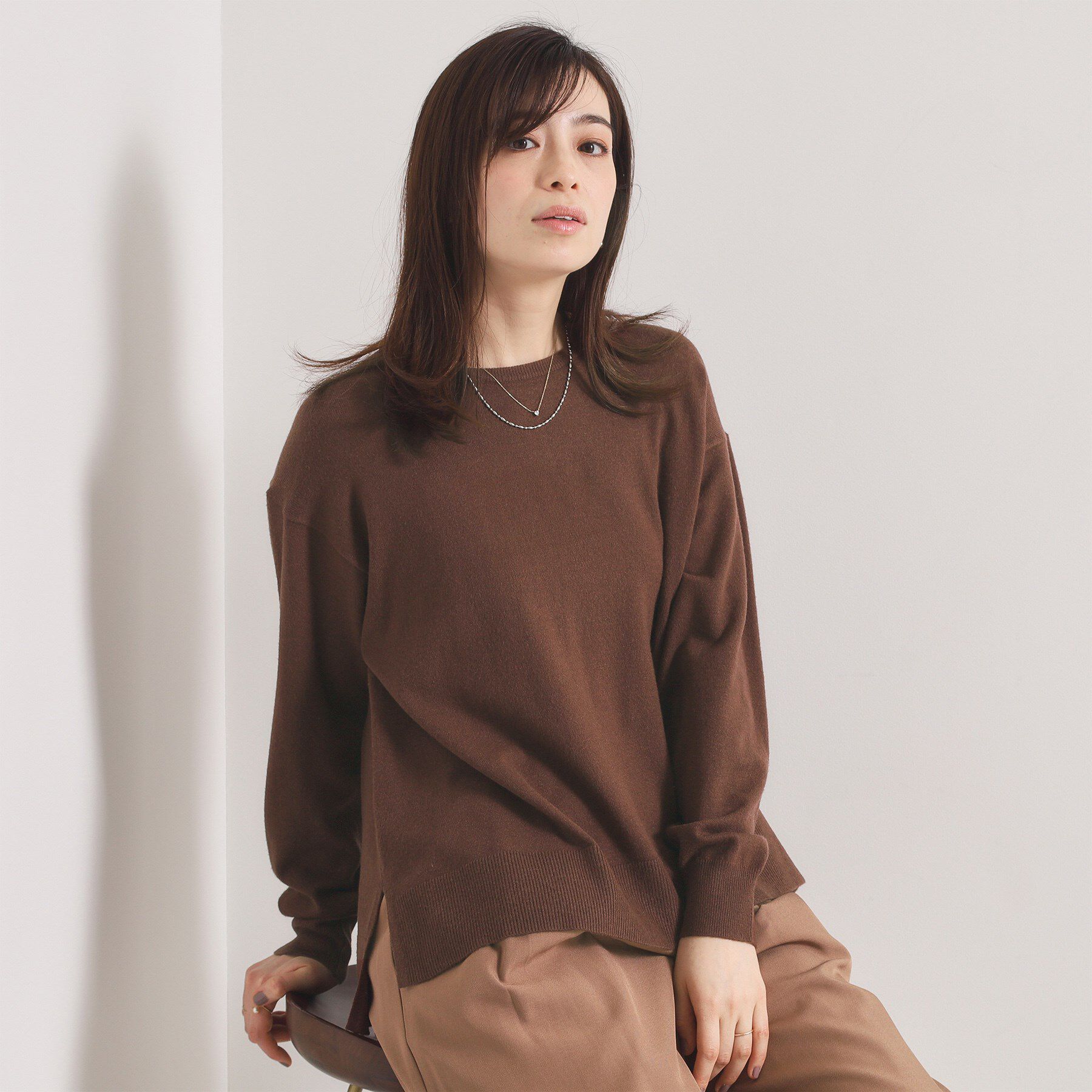 ITS&rsquo;DEMO「【静電気防止／手洗い可】クリーミータッチクルーネックニット」|ニット・セーター|ブラウン(044)