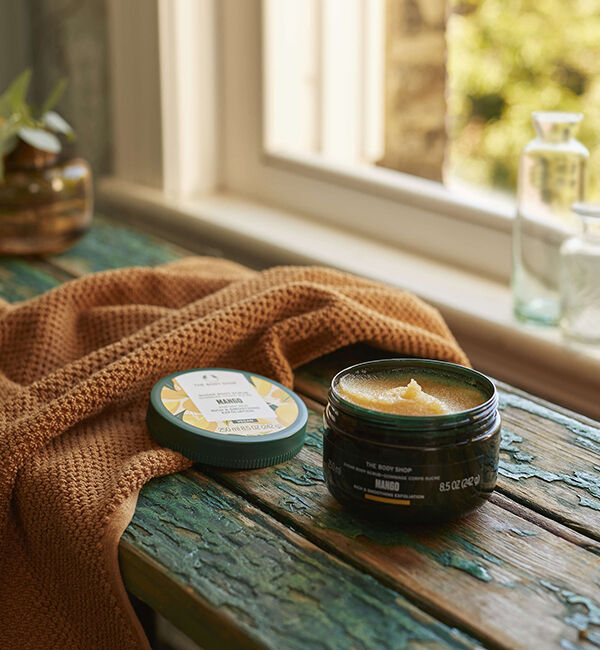 THE BODY SHOP「ボディスクラブ MG 240mL（香り：マンゴー）」|マッサージ・ボディスクラブ|