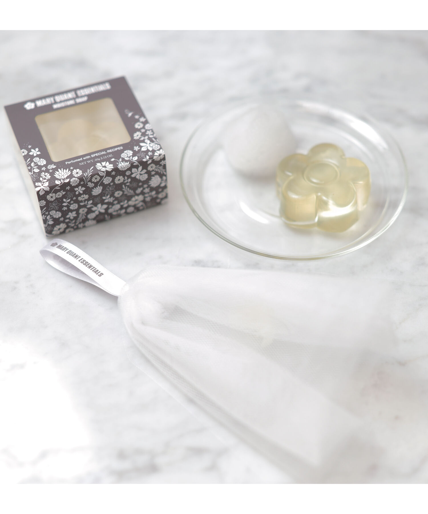 MARY QUANT「『数量限定』オリジナル洗顔泡立てネット付 エッセンシャルズ モイスチャー ソープ」|洗顔料|