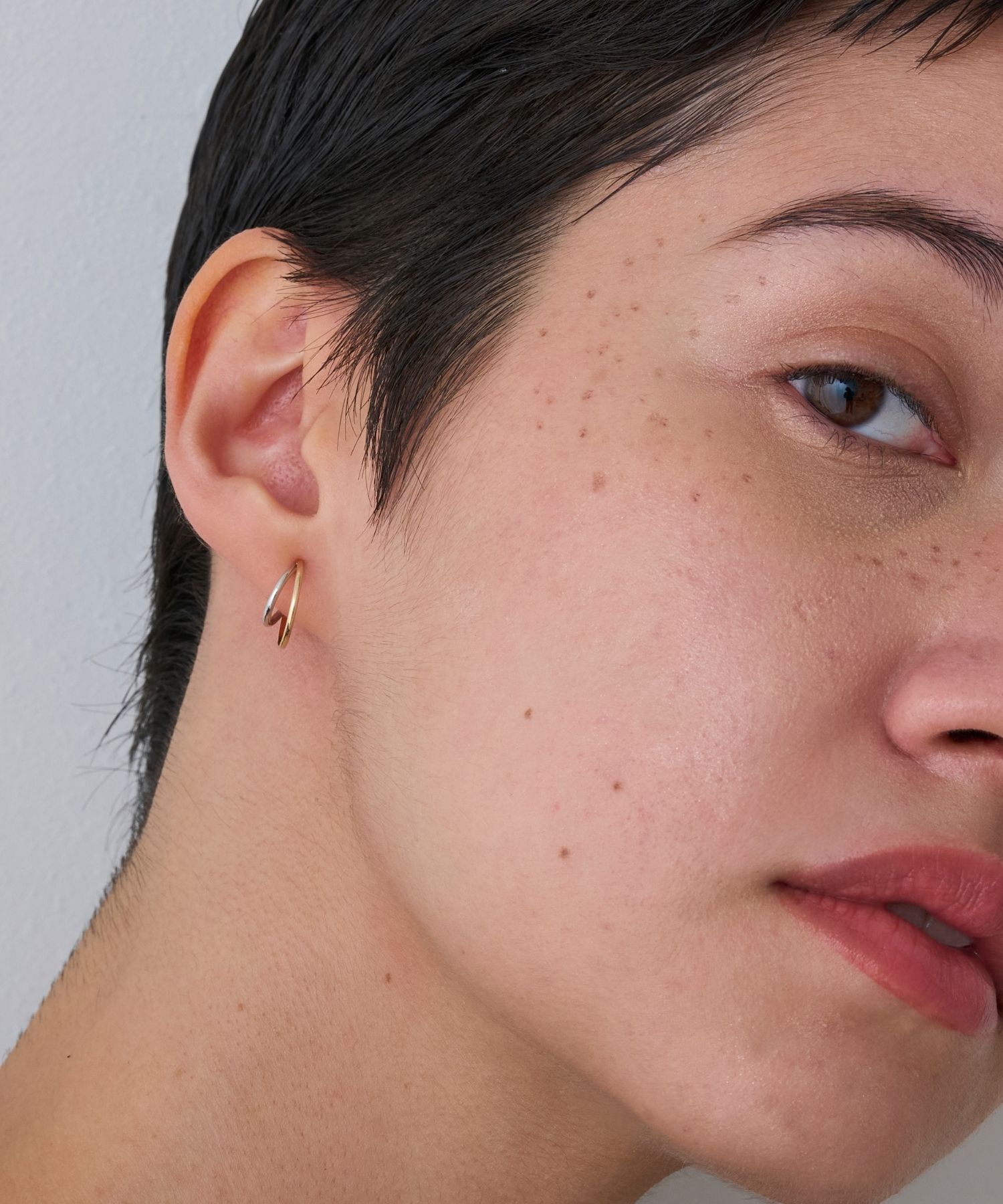 JUPITER「【K10&SV925】ダブルラインコンビフープイヤリング」|イヤリング|