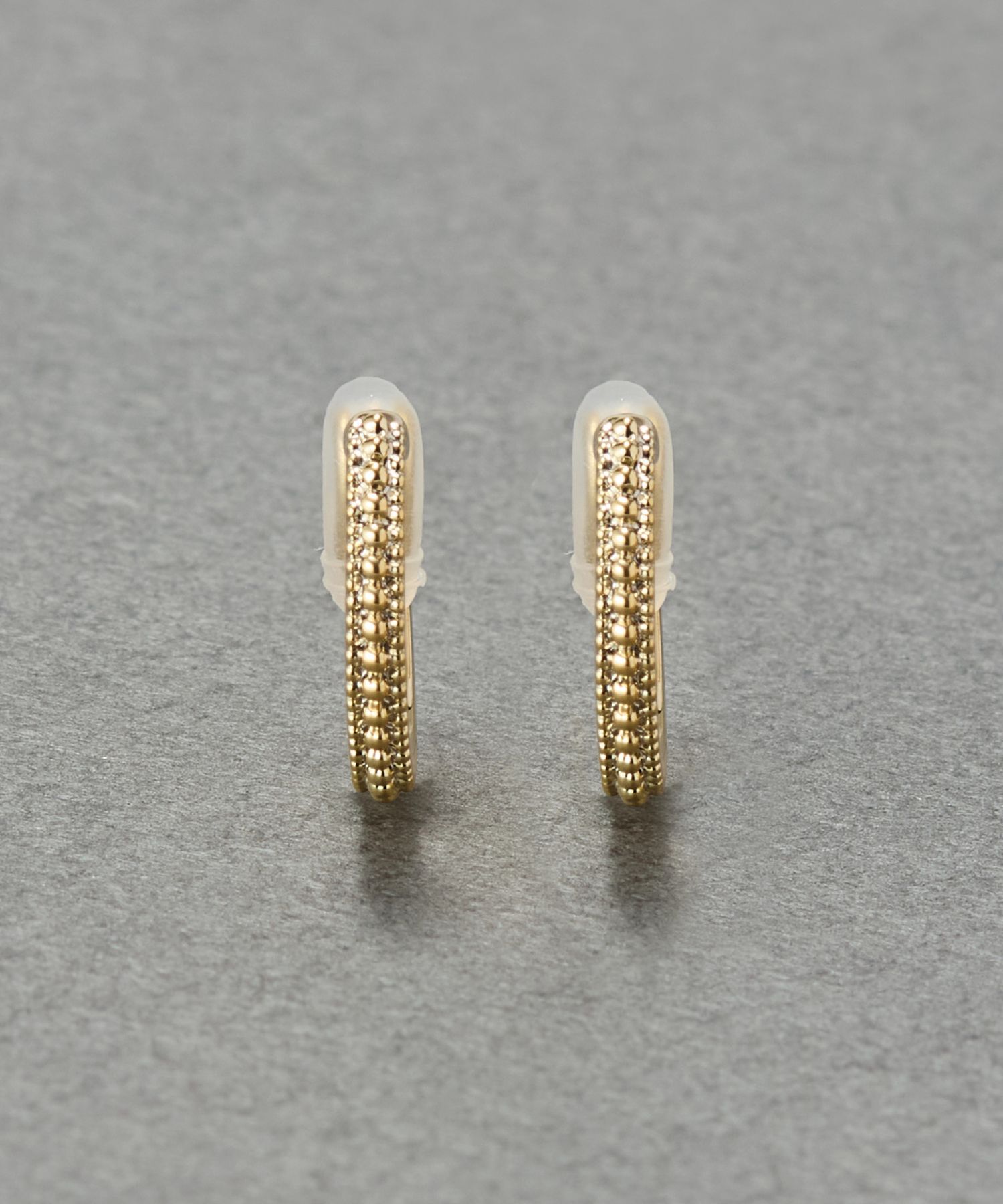 Phoebe「【金属アレルギー対応/痛くないシリーズ】グリッターメタルライトフィットイヤリング　ゴールド」|イヤリング|ゴールド