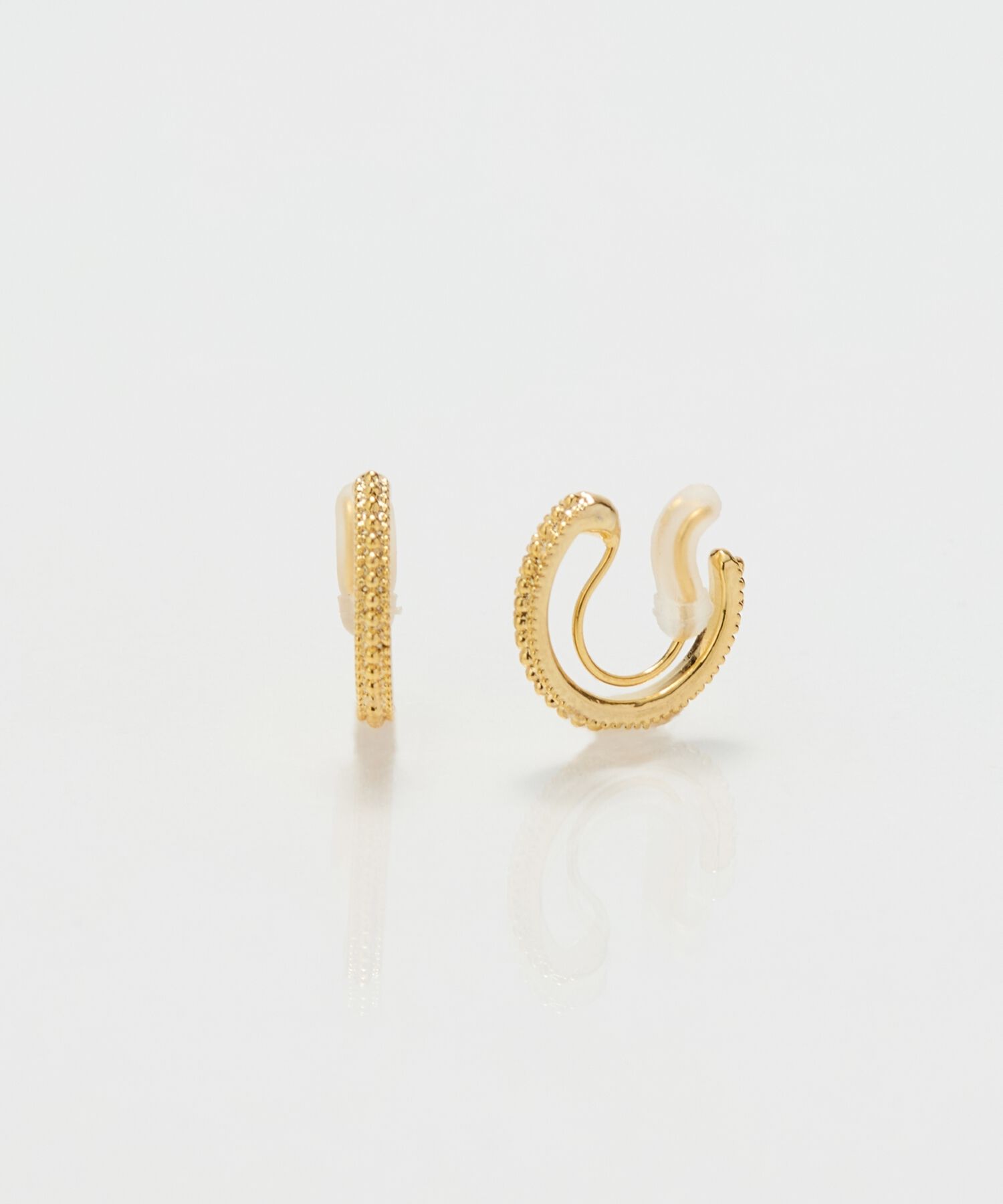 Phoebe「【金属アレルギー対応/痛くないシリーズ】グリッターメタルライトフィットイヤリング　ゴールド」|イヤリング|