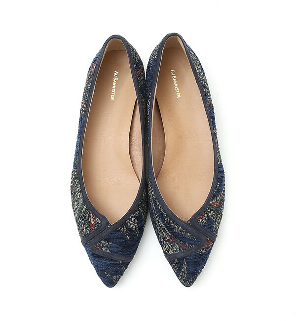 AU BANNISTER「パイピングデザインフラットパンプス」|パンプス|