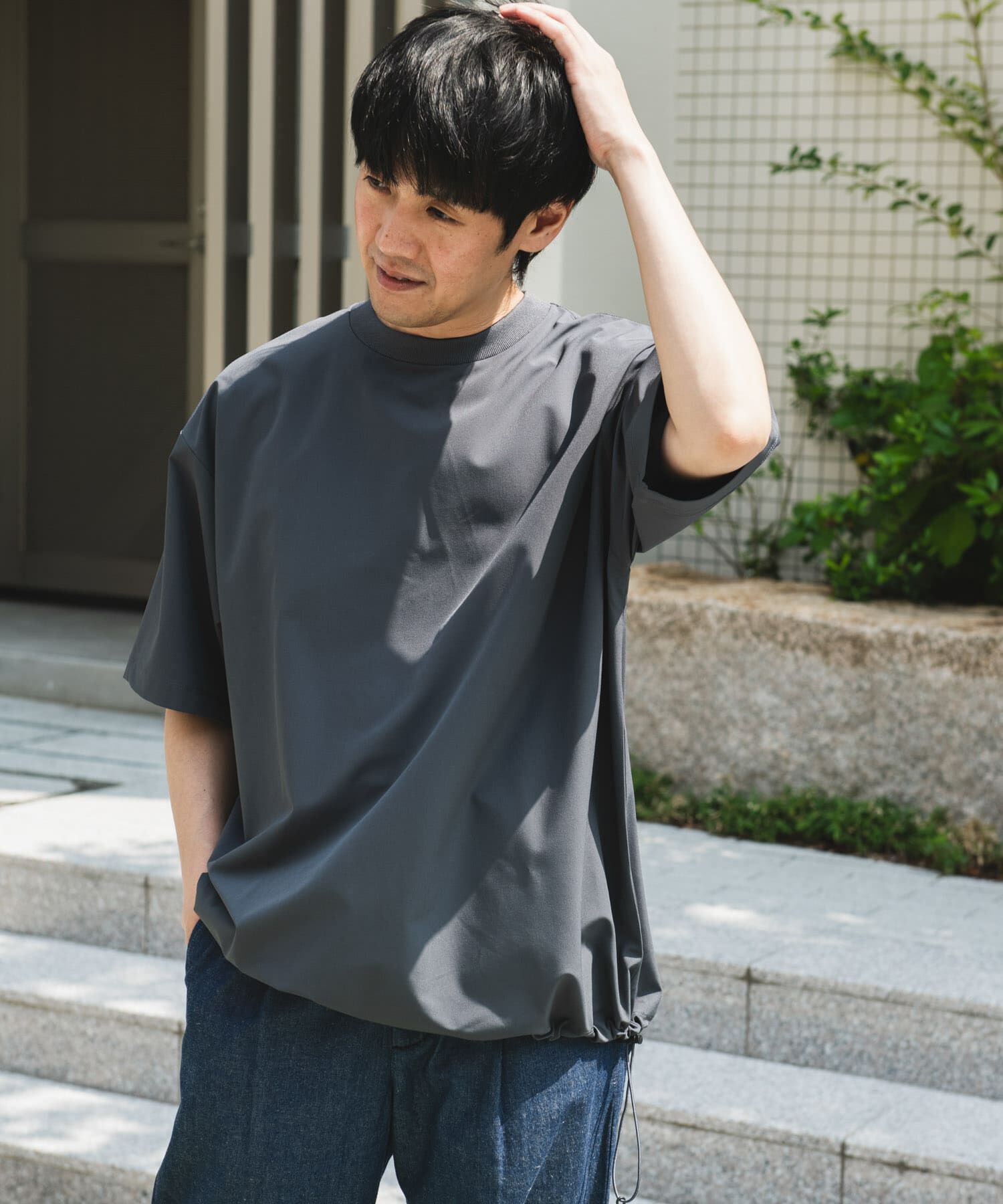 URBAN RESEARCH DOORS「『吸水速乾/UVカット/防シワ』ダブルクロス ストレッチプルオーバー」|Tシャツ・カットソー|チャコールグレー