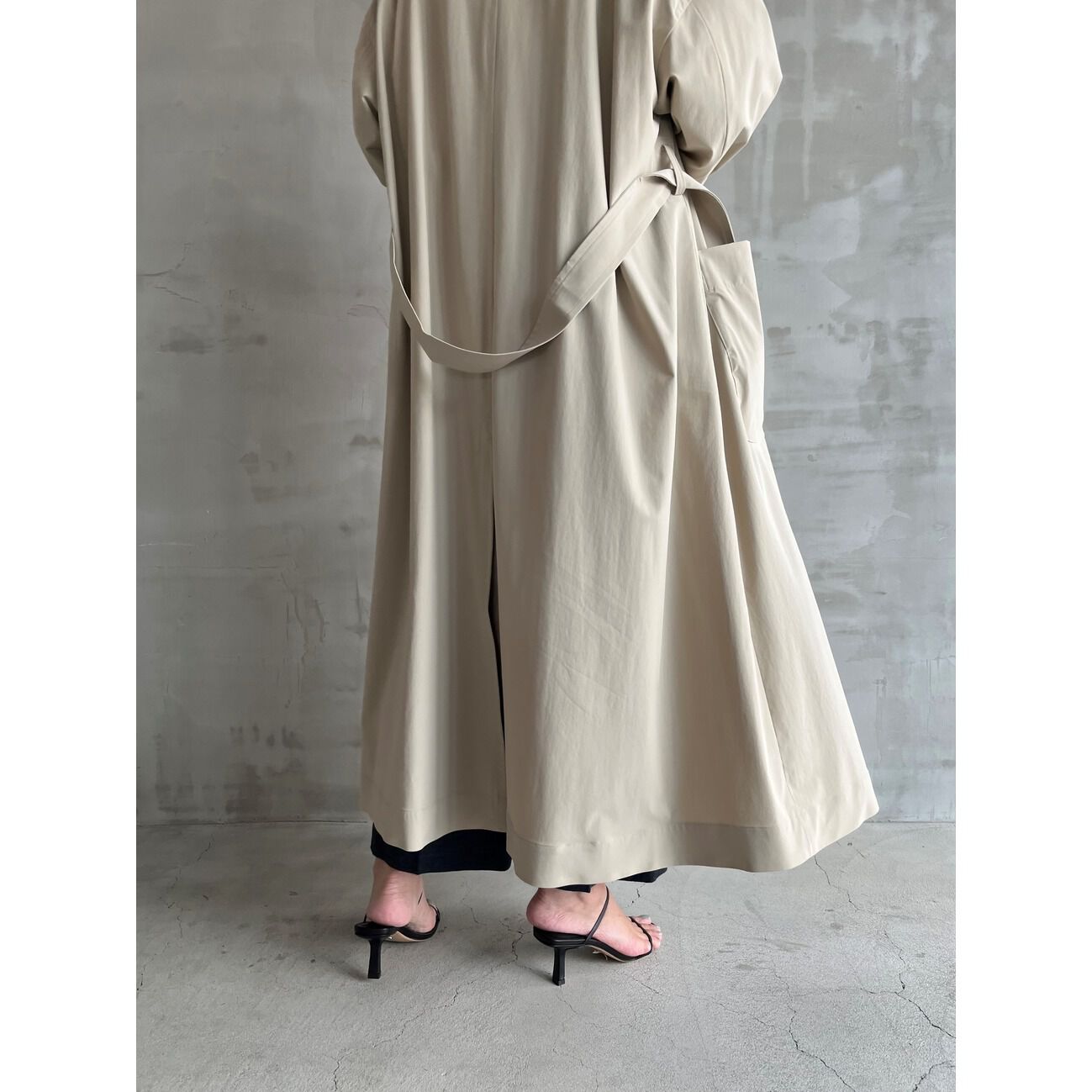 HELIOPOLE「HELIOPOLE ATHLEISURE SHEER CORT」|トレンチコート|