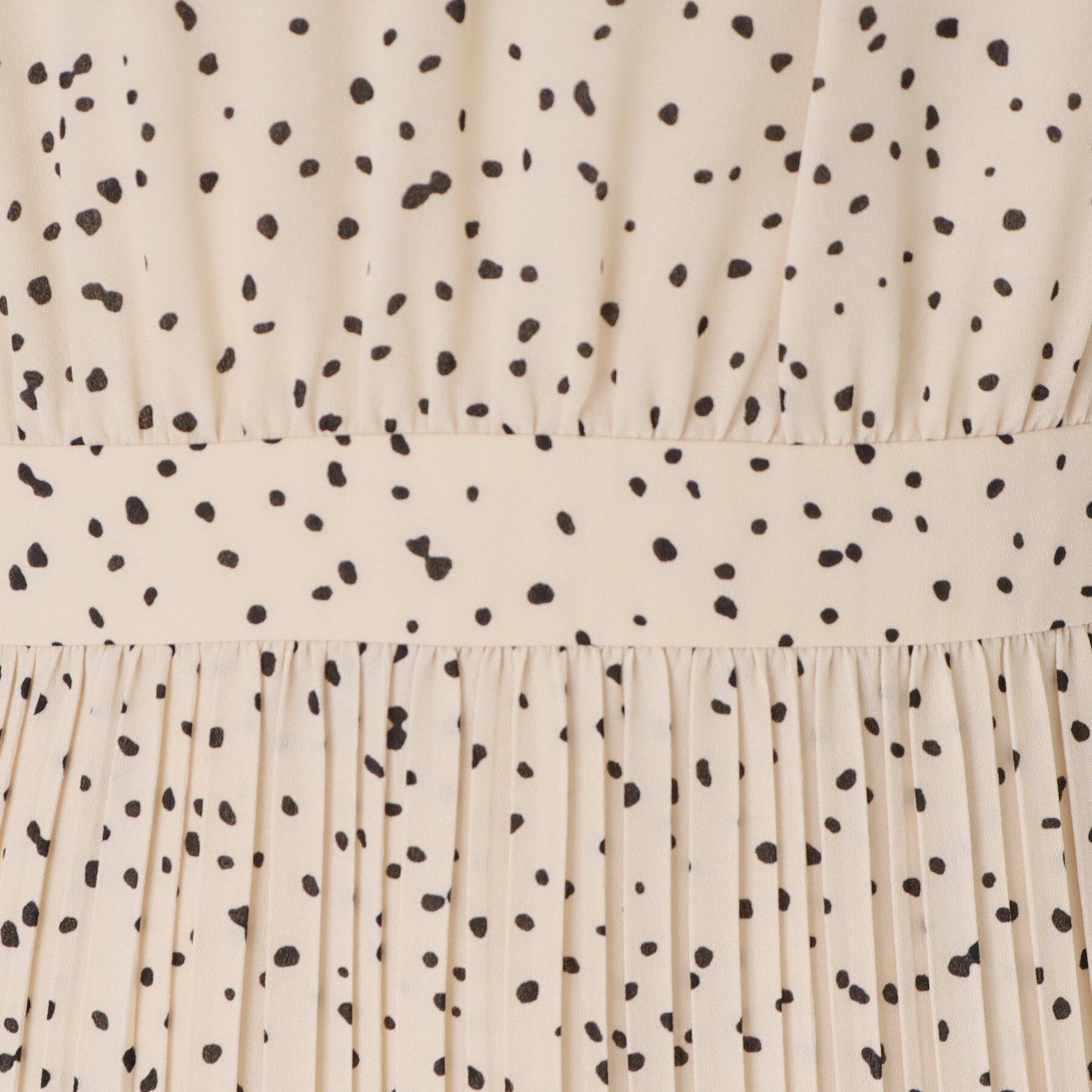 COUP DE CHANCE「【洗える／プリーツ加工】ランダムドットのプリーツワンピース」|ワンピース|