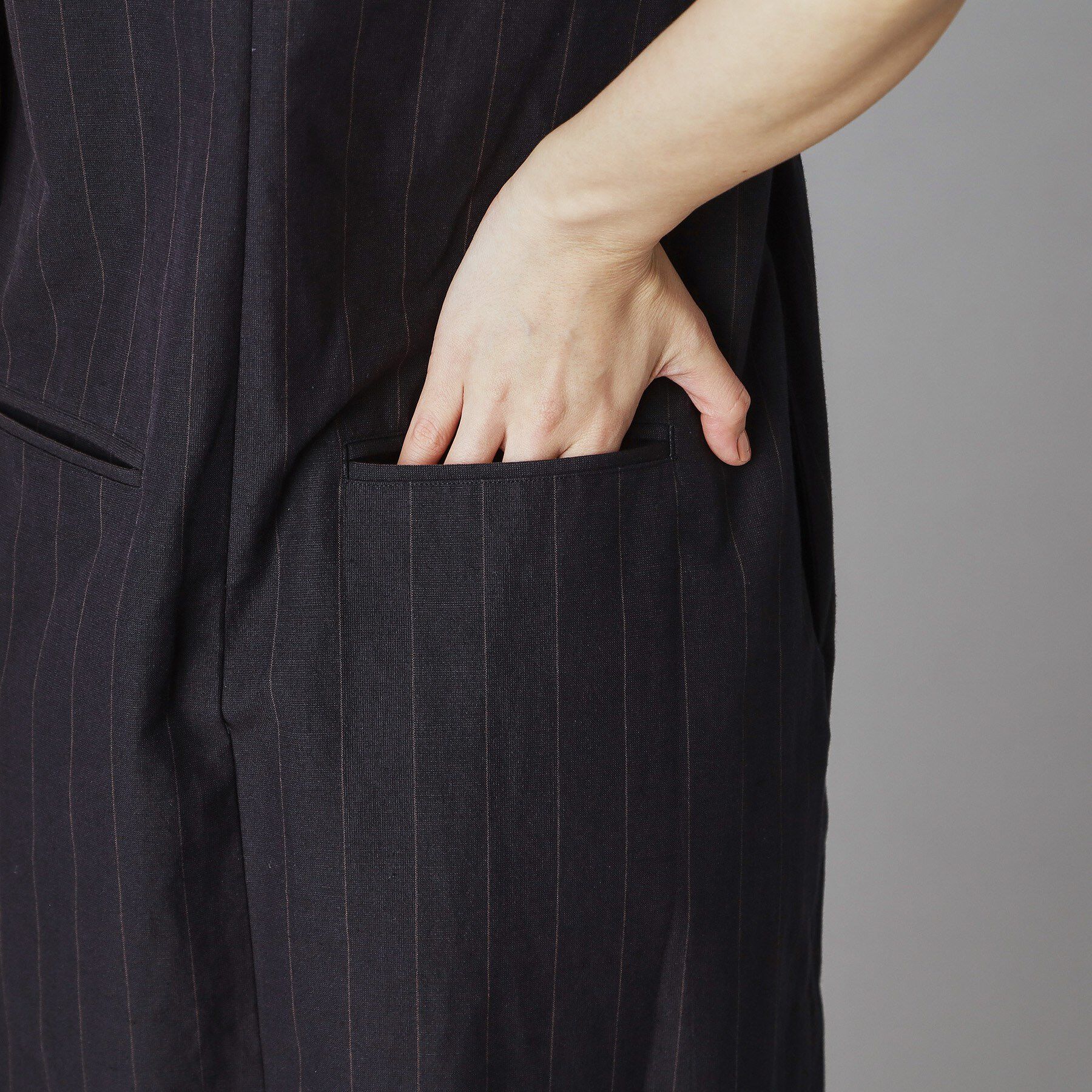 DRESSTERIOR「TICCA（ティッカ）Vネックノースリーブワンピース」|ワンピース|