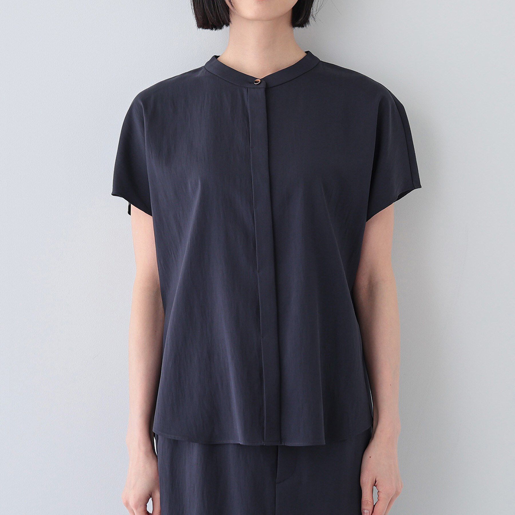 INDIVI「【洗える／SETUP可能/UVケア/接触冷感/日本製】バンドカラー半袖ブラウス」|シャツ・ブラウス|