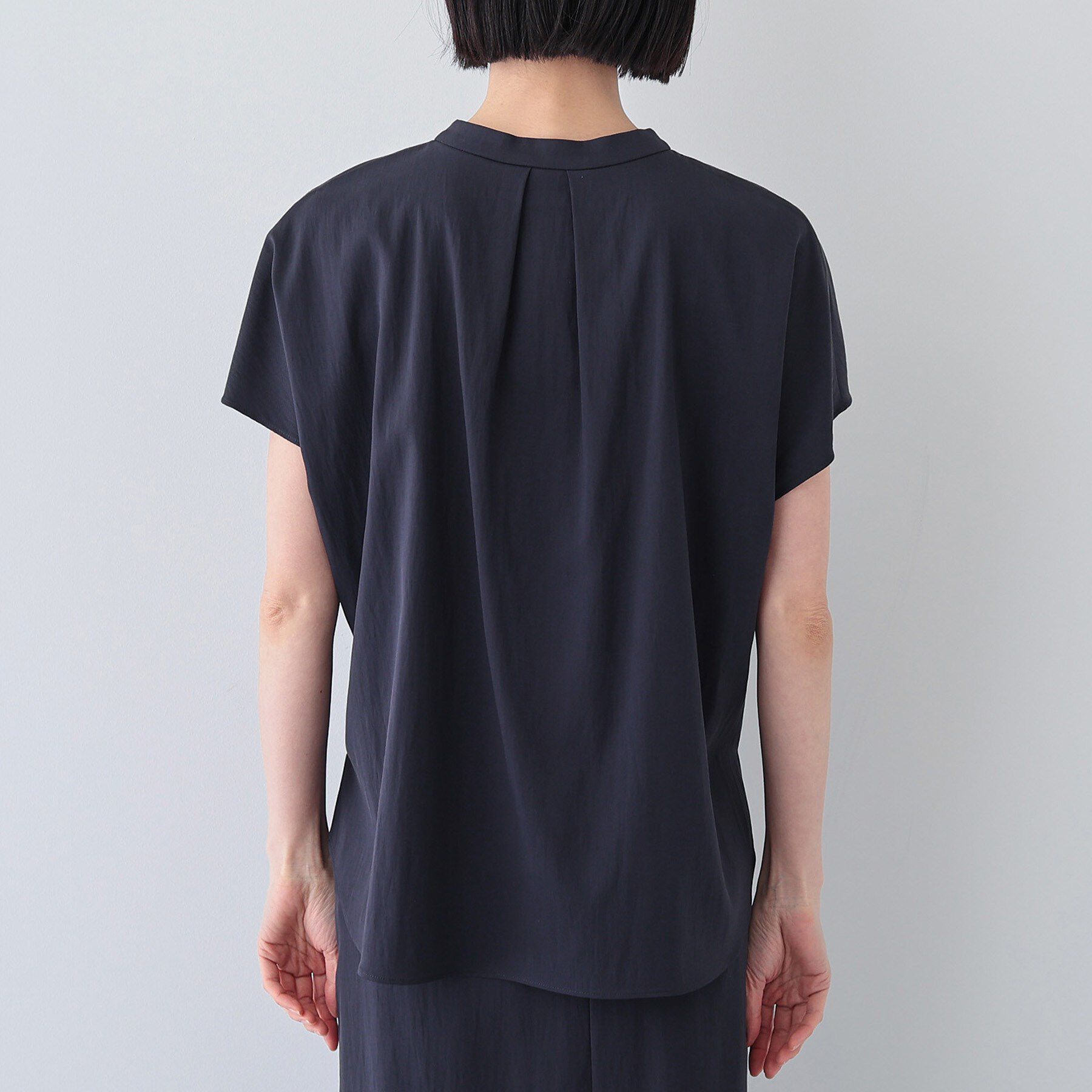 INDIVI「【洗える／SETUP可能/UVケア/接触冷感/日本製】バンドカラー半袖ブラウス」|シャツ・ブラウス|